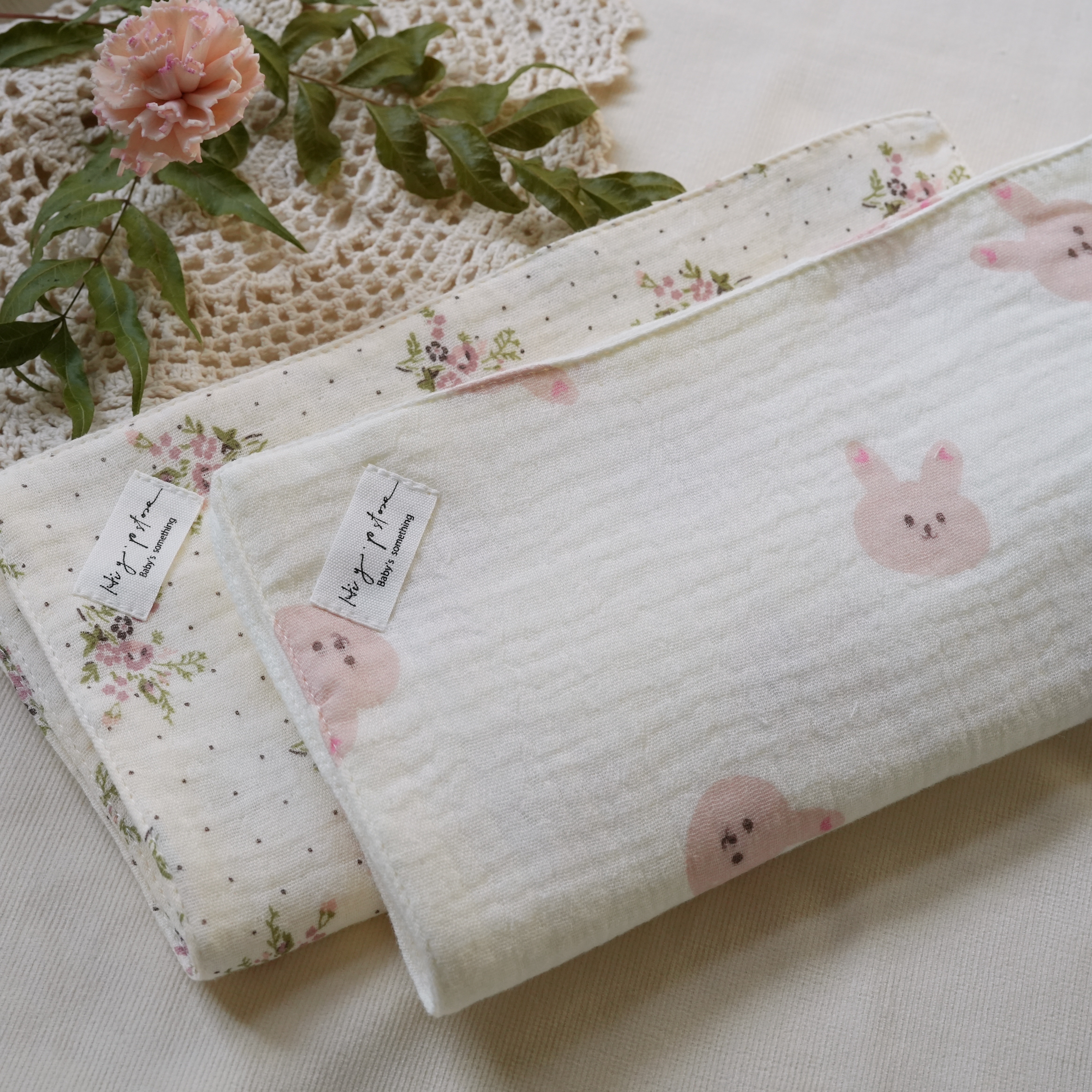 Hi Y.P store-拍嗝巾-花叢兔兔-兩件組