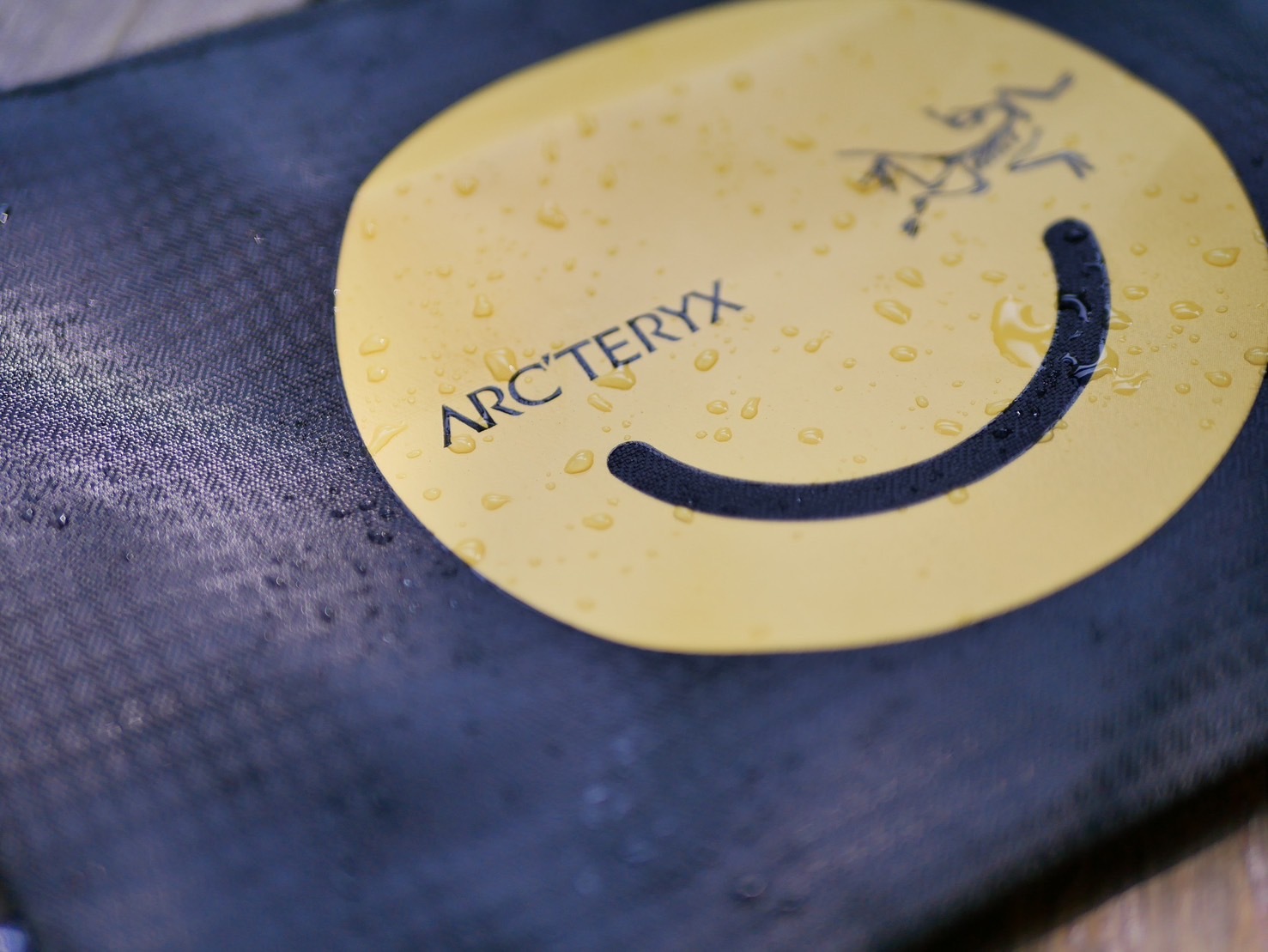 【ARC'TERYX】現貨 Arcteryx 始祖鳥 防潑水背包 防潑水小包 斜背包 側背包