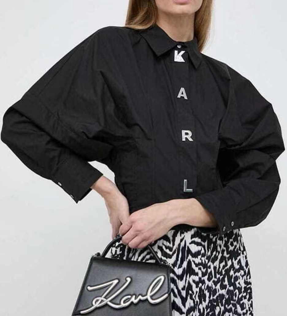 Karl 文字鈕扣黑色恤衫  -T