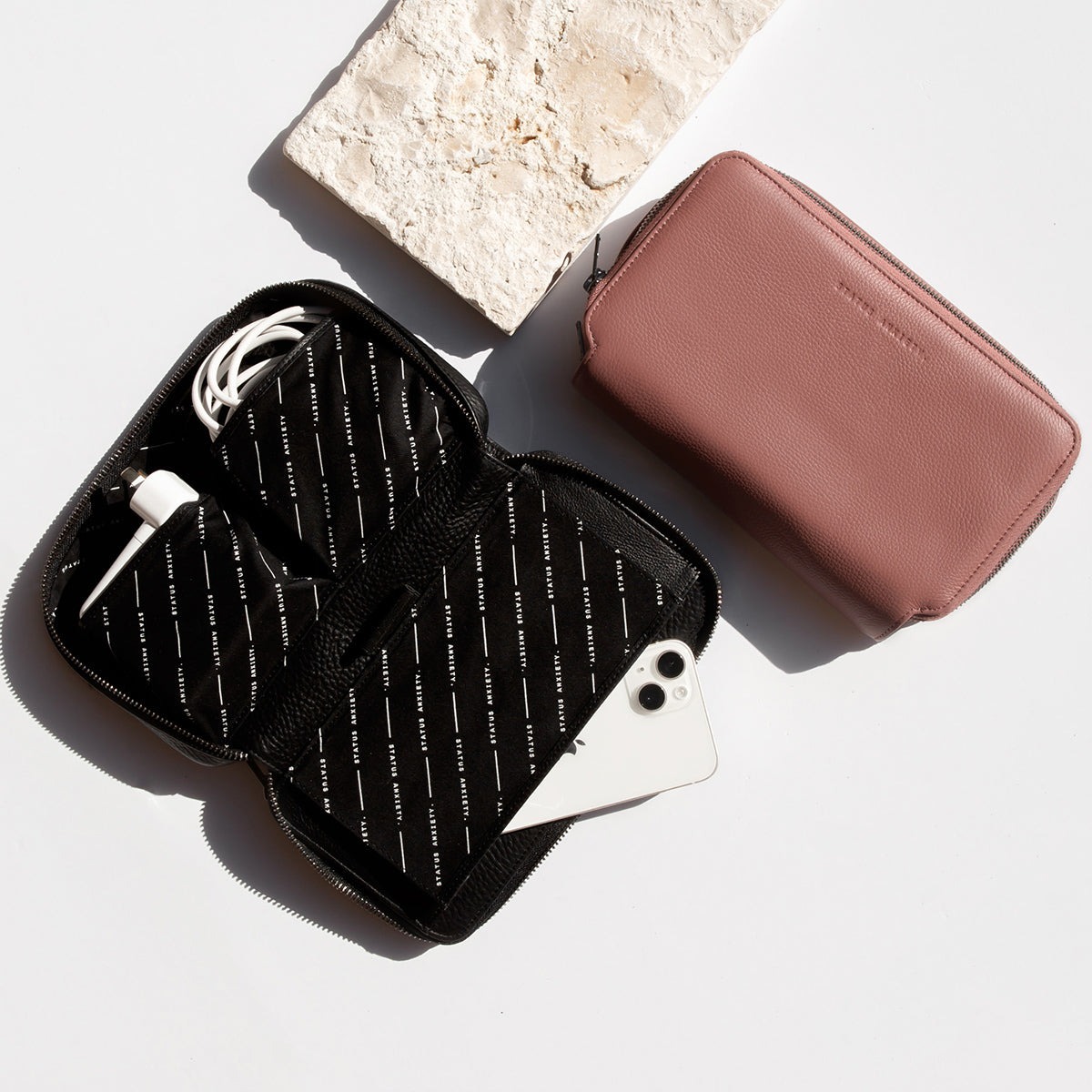 Status Anxiety. | Home Soon 全能收納包（黑、粉）