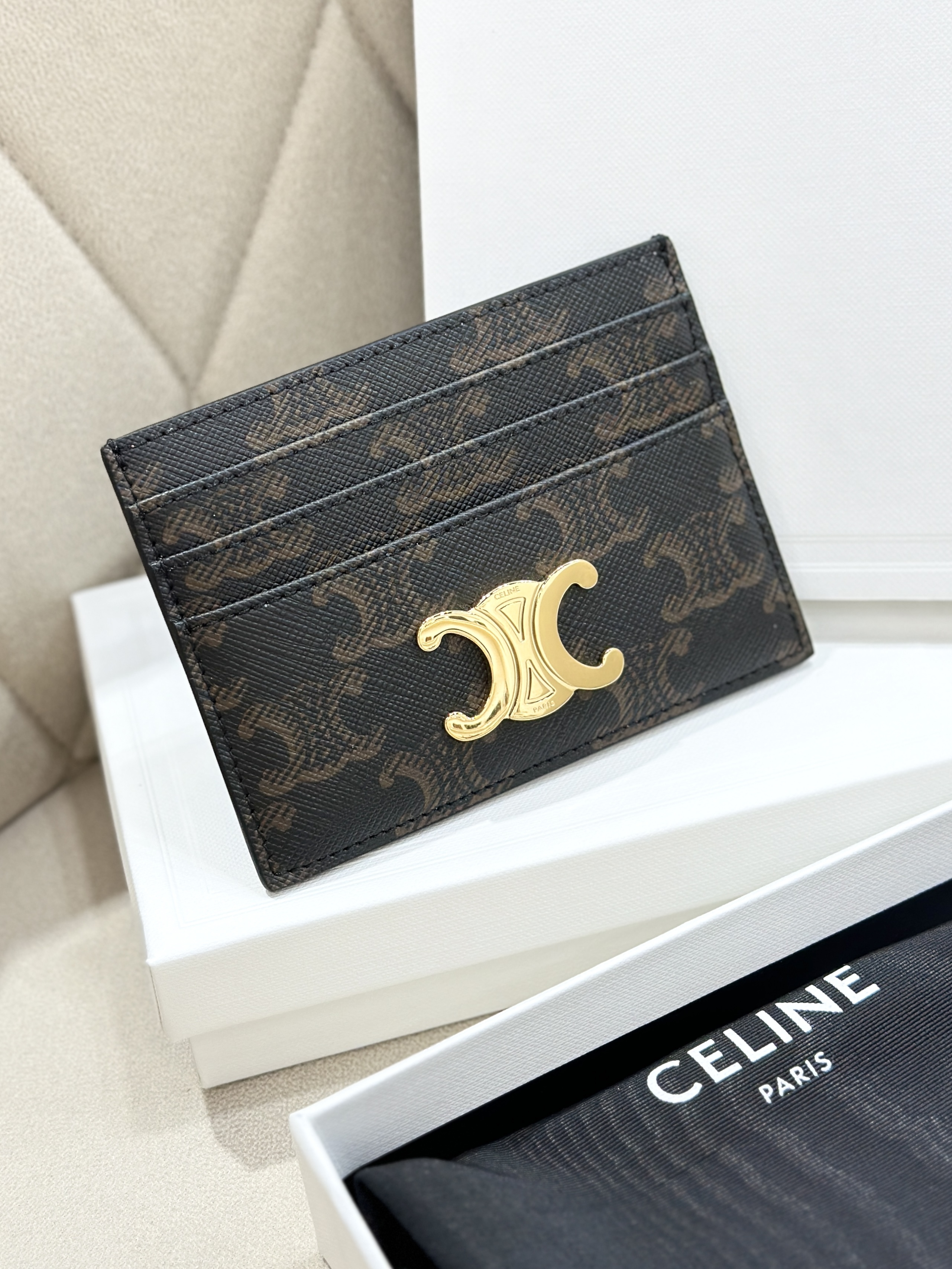 CELINE Triomphe Cardholder