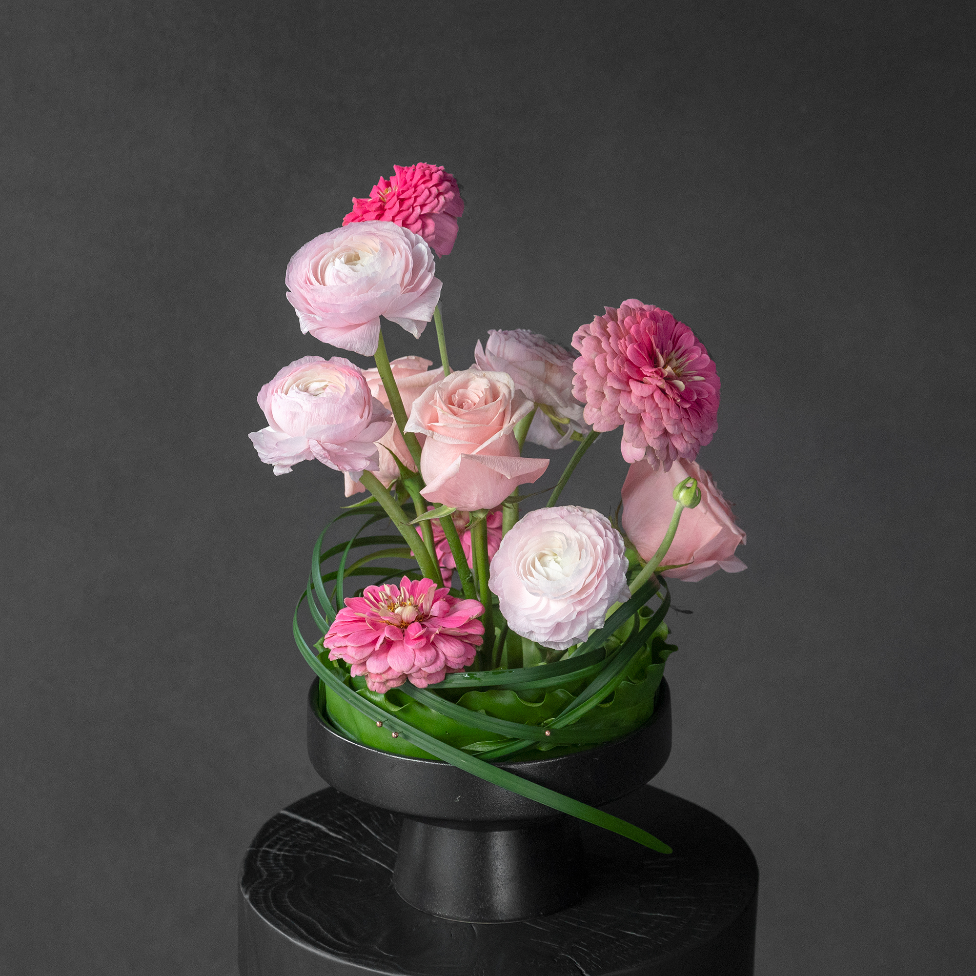 磨砂高腳花器/ 直徑21cm x 高度12.5 cm