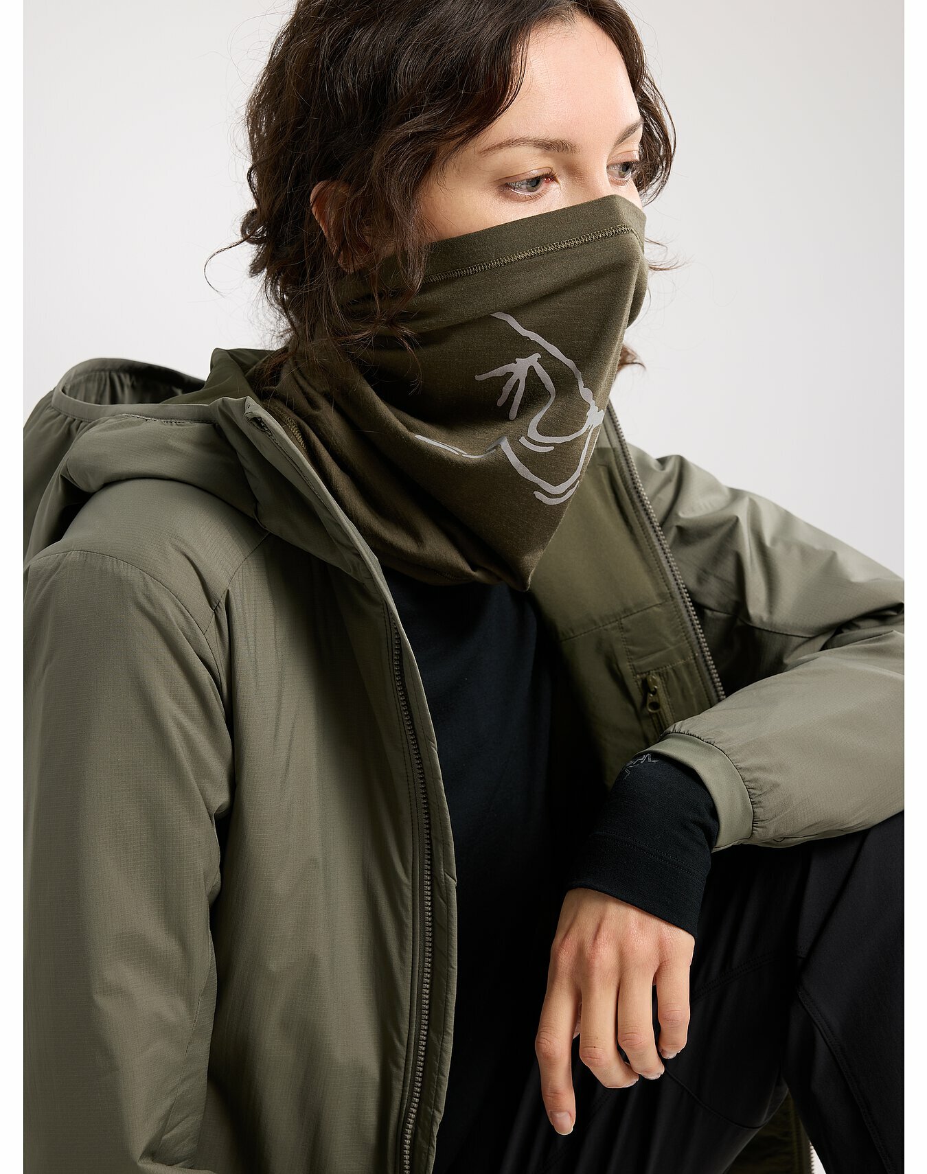 【代購】 始祖鳥 ARC'TERYX  ARCTERYX 脖圍 圍脖 圍巾 Arc'teryx 始祖鳥 Logo 骨架裝飾圍脖｜