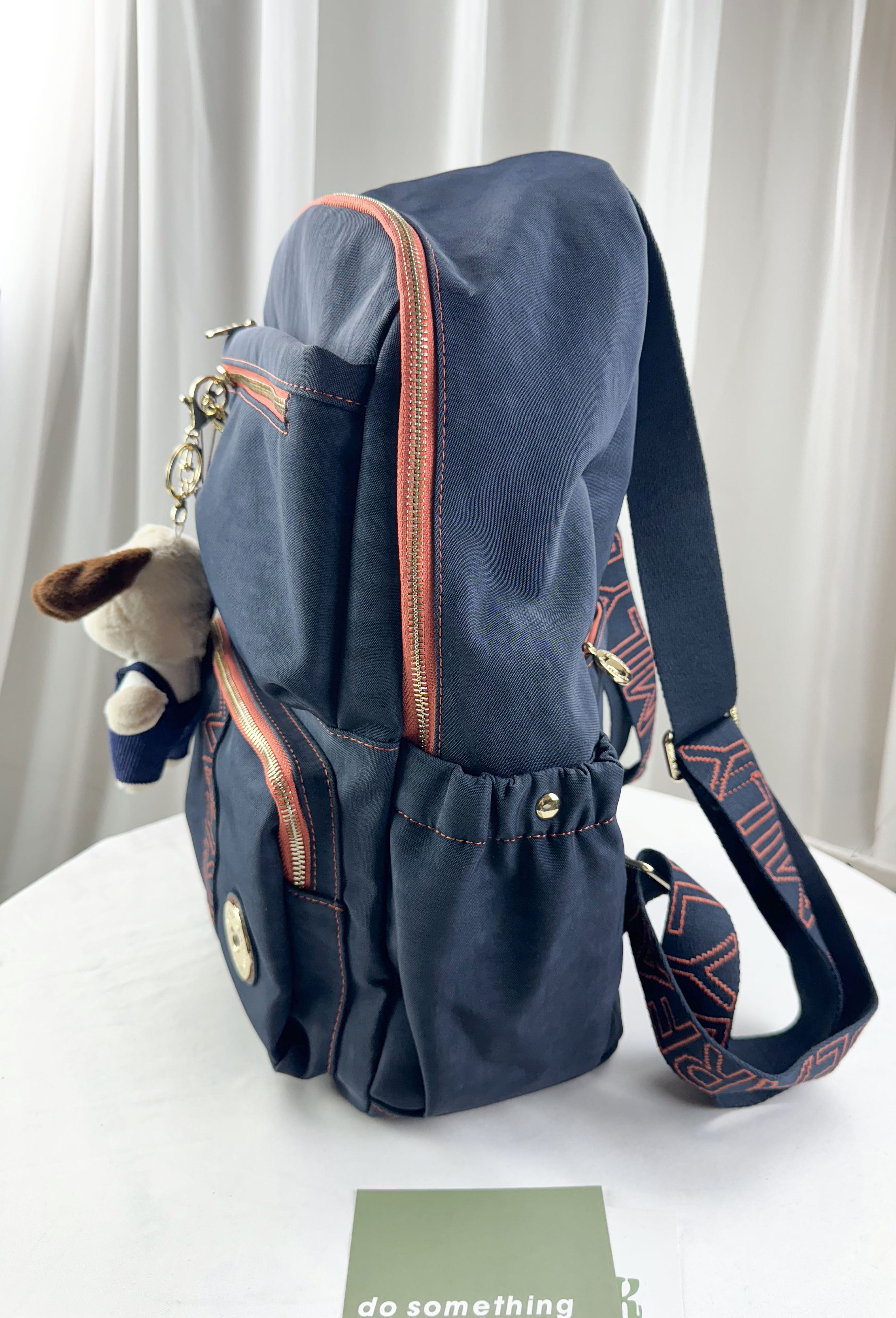 FamilyBear 藍橙織帶防潑水後背包 附兔兔吊飾 #2627