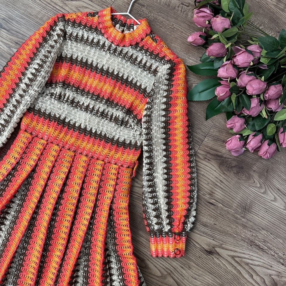 橙紅色冬日感針織連身裙