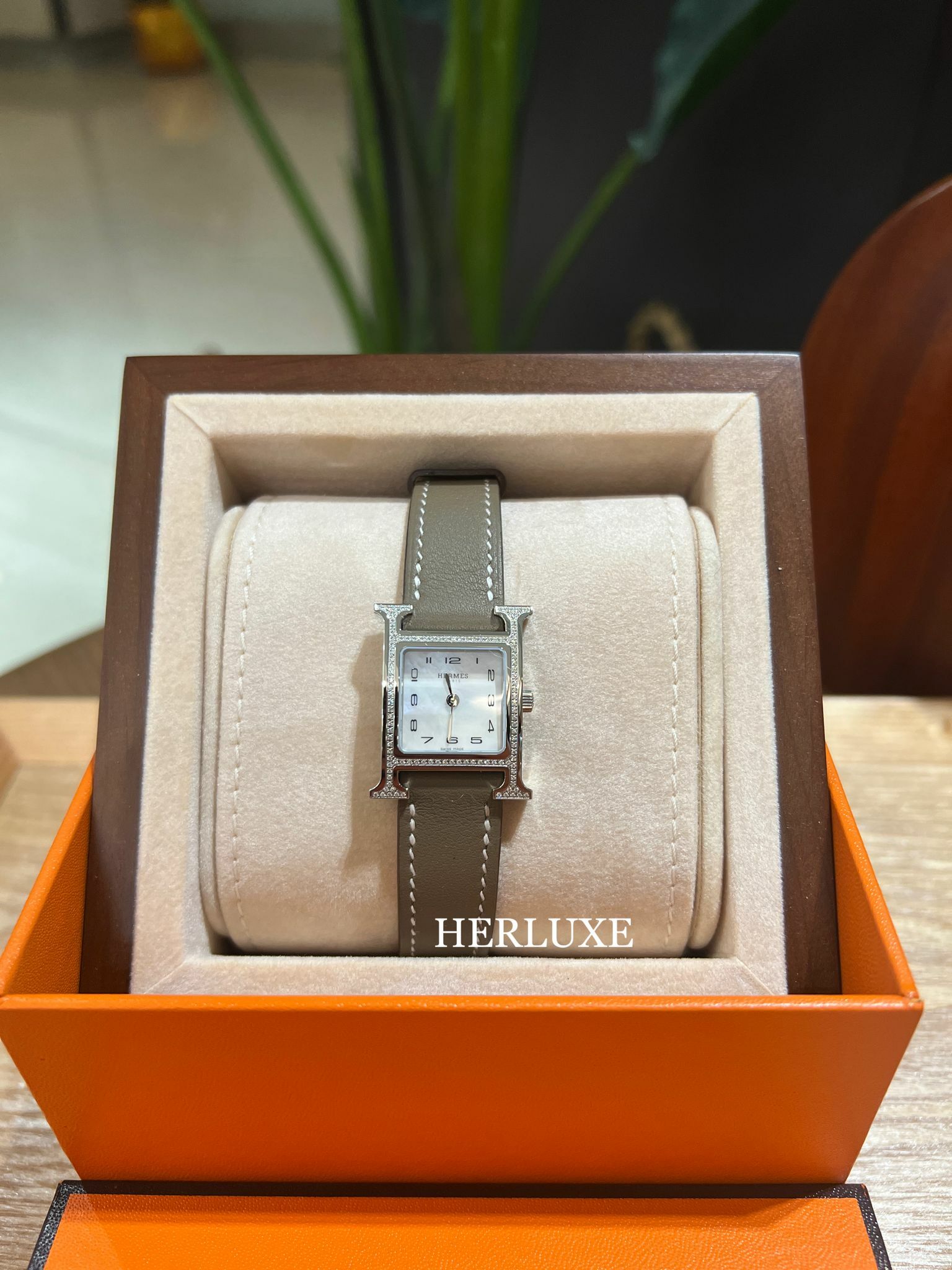 Heure H 21mm diamond watch ck with 18 etouoe swift