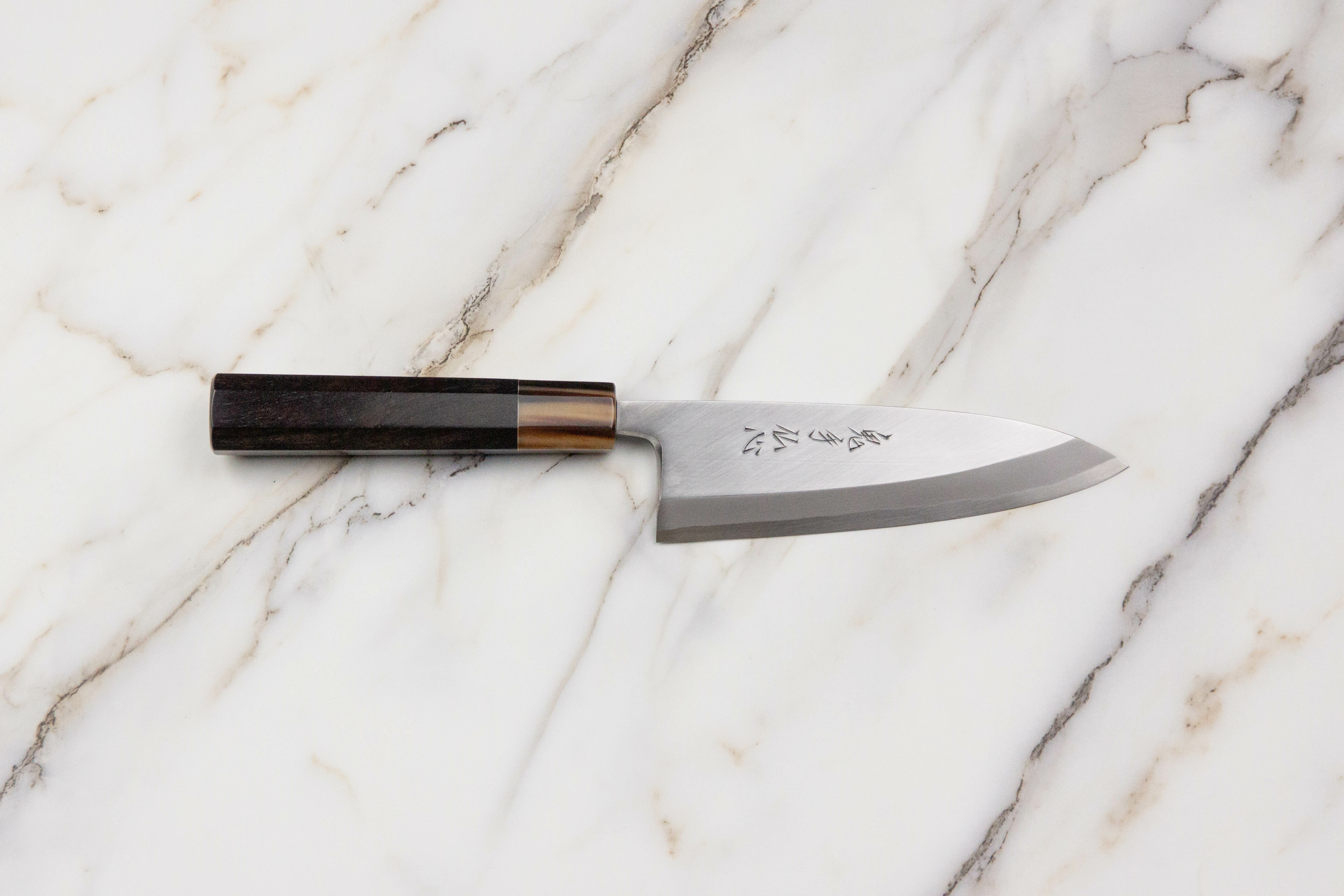 醉心鬼手仏心白二鋼出刃180 mm 霞研富樫憲治作(手刻字) 黑檀木白水牛角柄