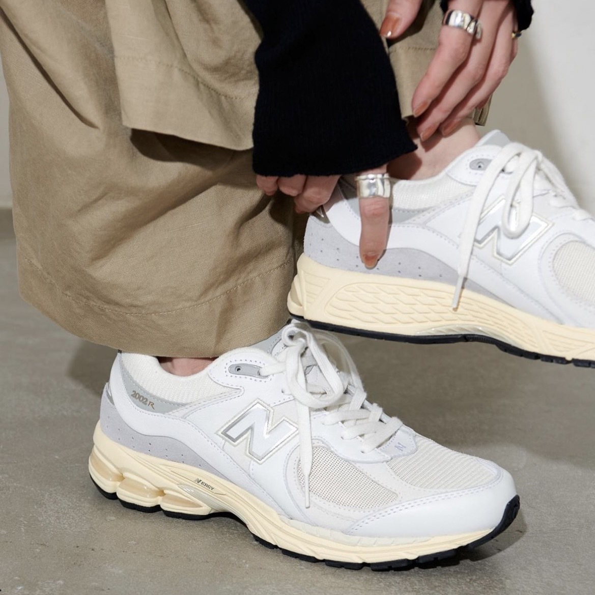 New Balance 2002R 奶油白 米白灰 奶油底 復古慢跑鞋