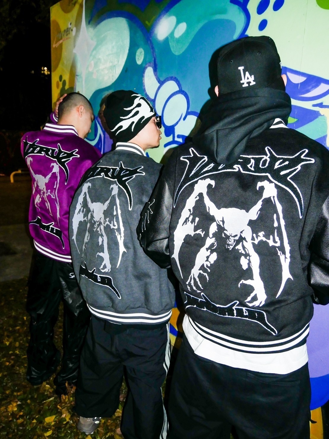 VIRUSWORLD DELUXE 刺繡貼布棒球外套