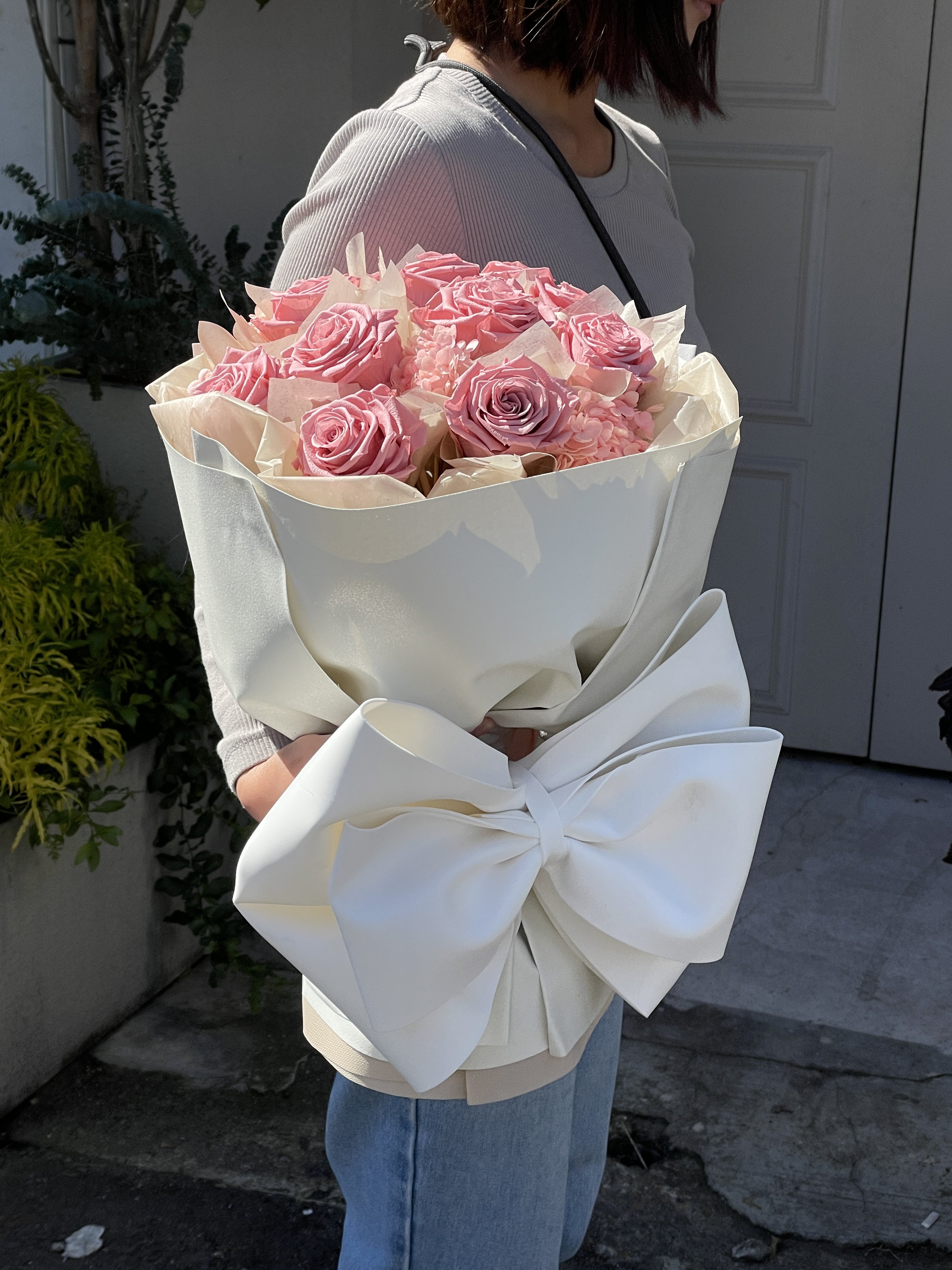 俏皮緞帶・粉玫玫瑰永生花束