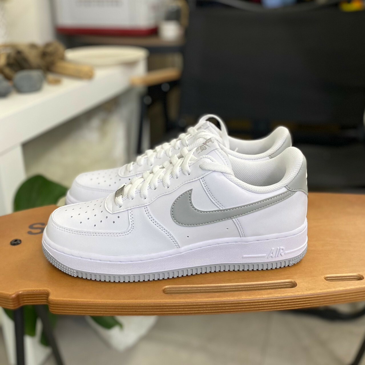 AIR FORCE 1’07 灰色 灰勾 鐵牌 灰底 FJ4146-100