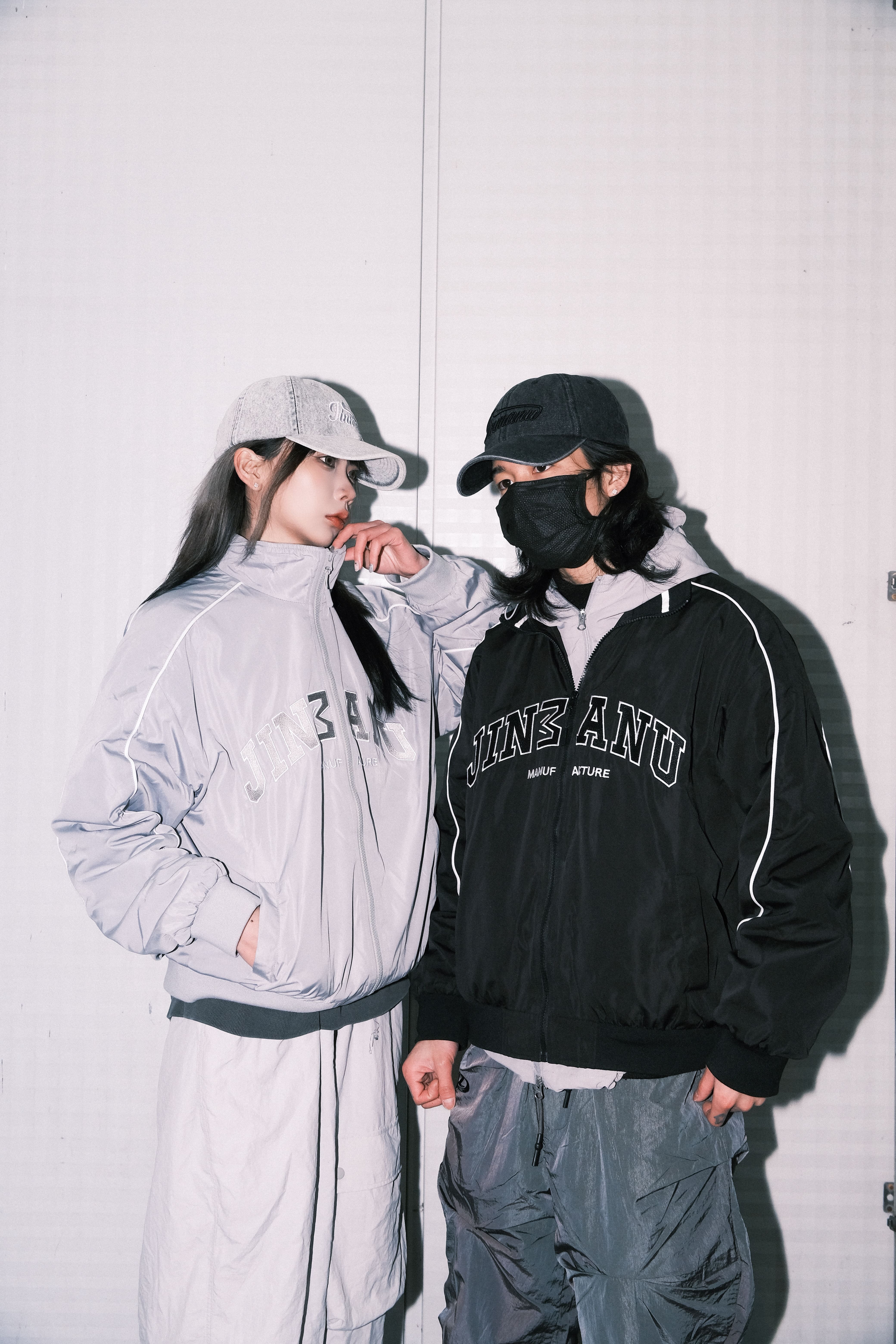 JINMANU 美式LOGO翻領流線輕夾克 外套