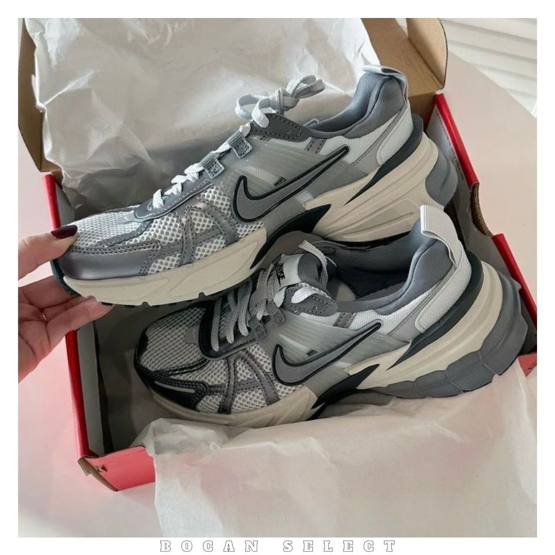 NIKE V2K RUNTEKK 鐵灰銀（FD0736-003）