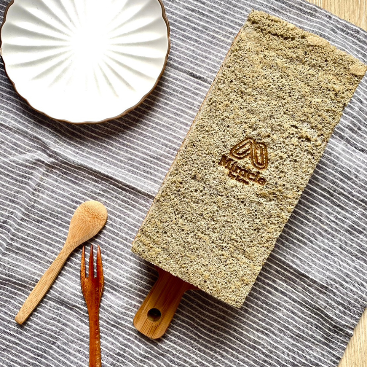 【米樂客】陽光芝麻米蛋糕｜豆漿製成蛋糕體Ｘ台灣在地黑芝麻Ｘ古法鹹蛋黃Ｘ豆腐美乃滋｜