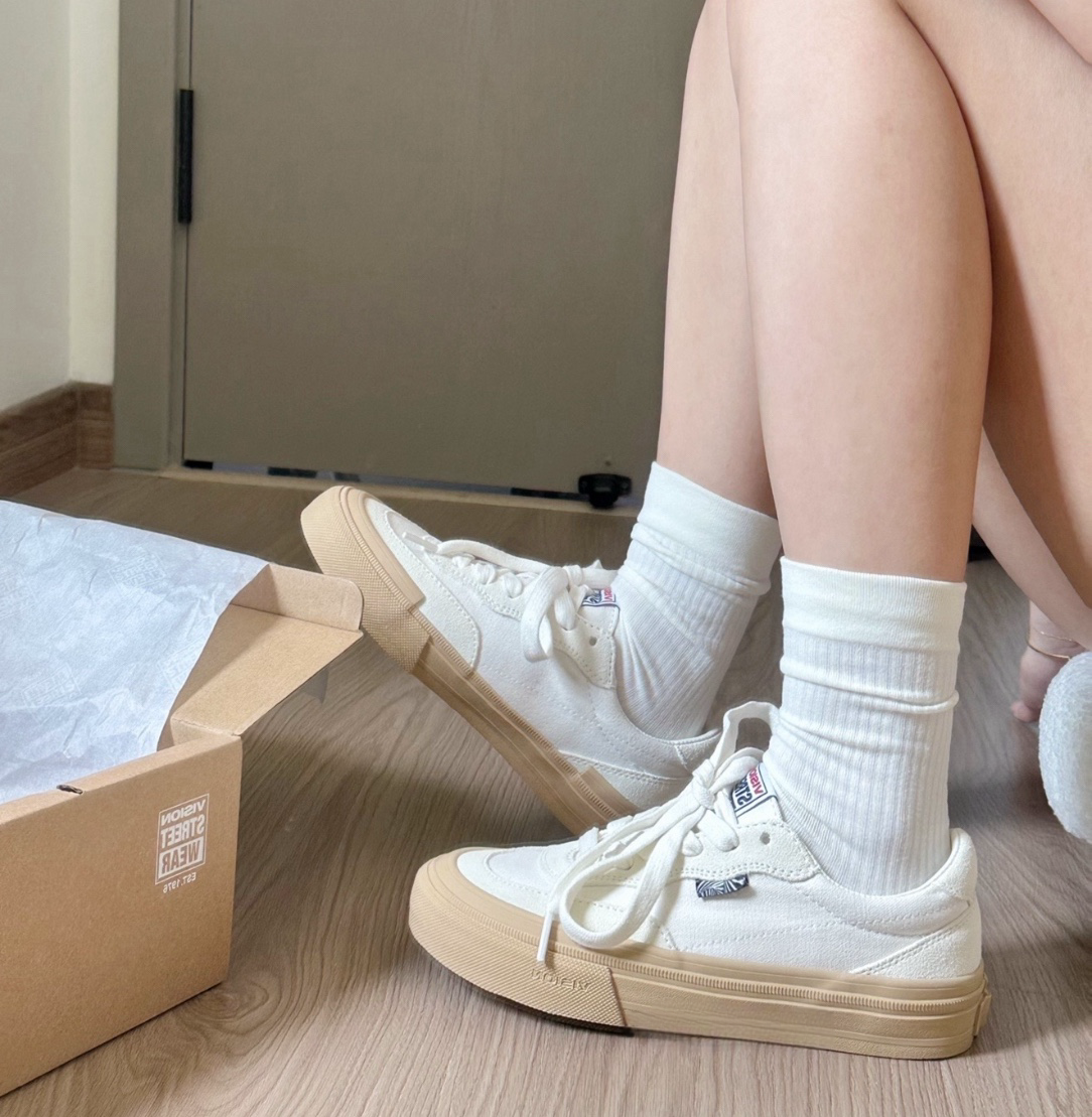 VISION STREET WEAR FLAT TOP 板鞋 米白 焦糖底（V231NY700931）