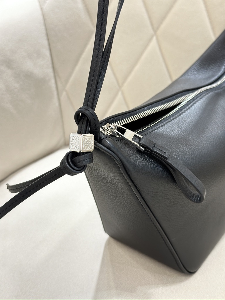 LOEWE Hammock Mini Hobo