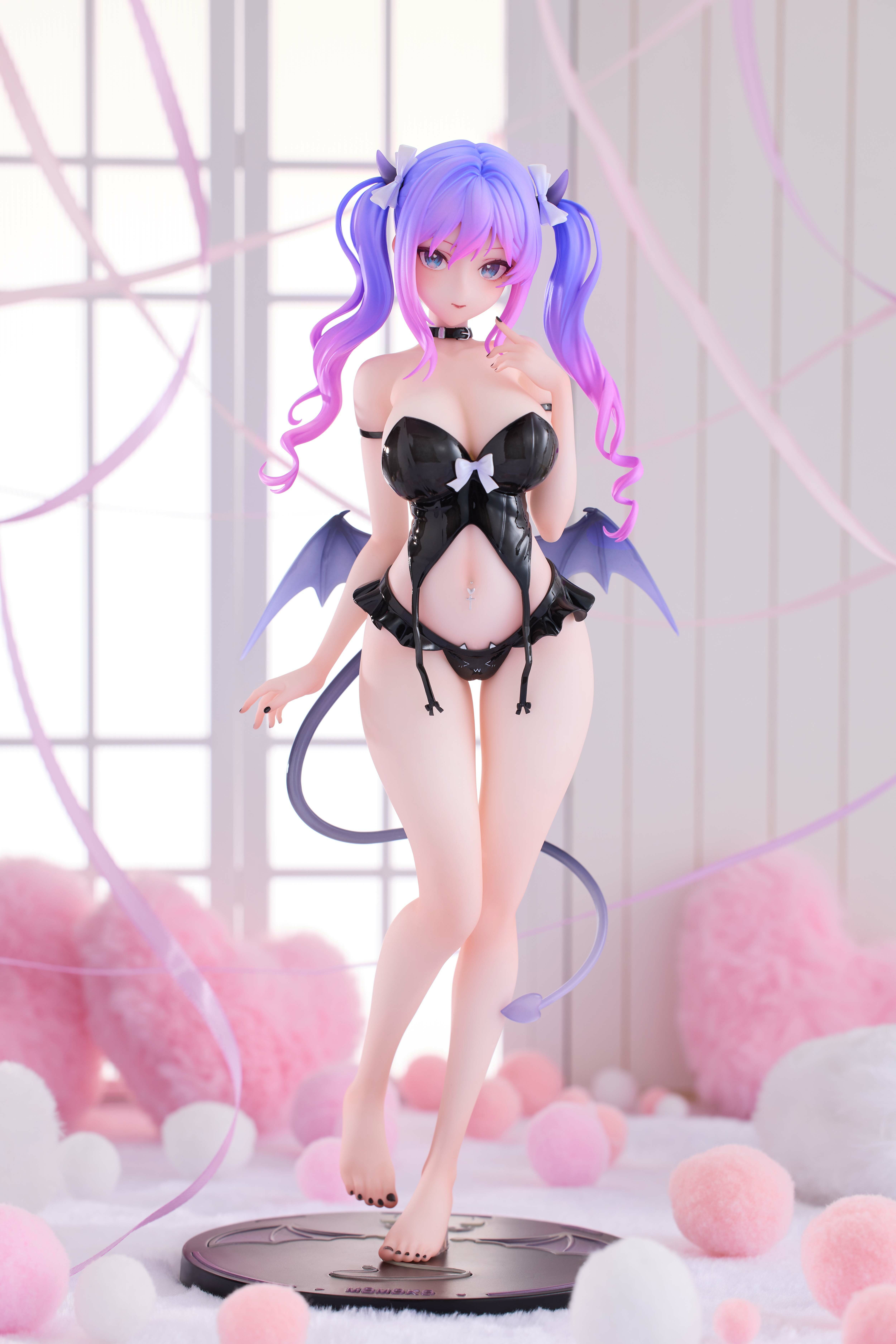 Glowing Succubus Momoko-chan 1/6 Complete Figure