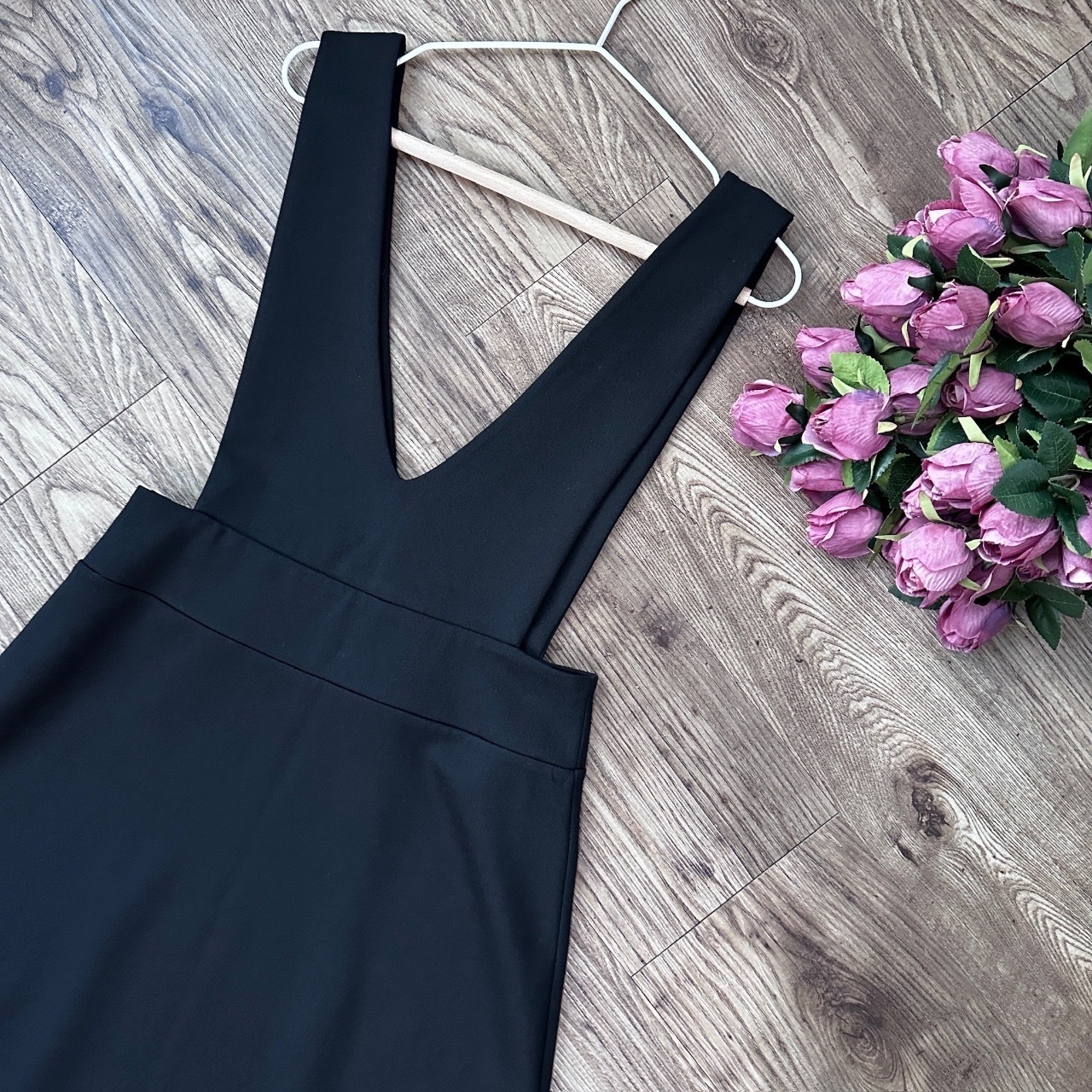 黑色大V領背心連身裙 (L碼)