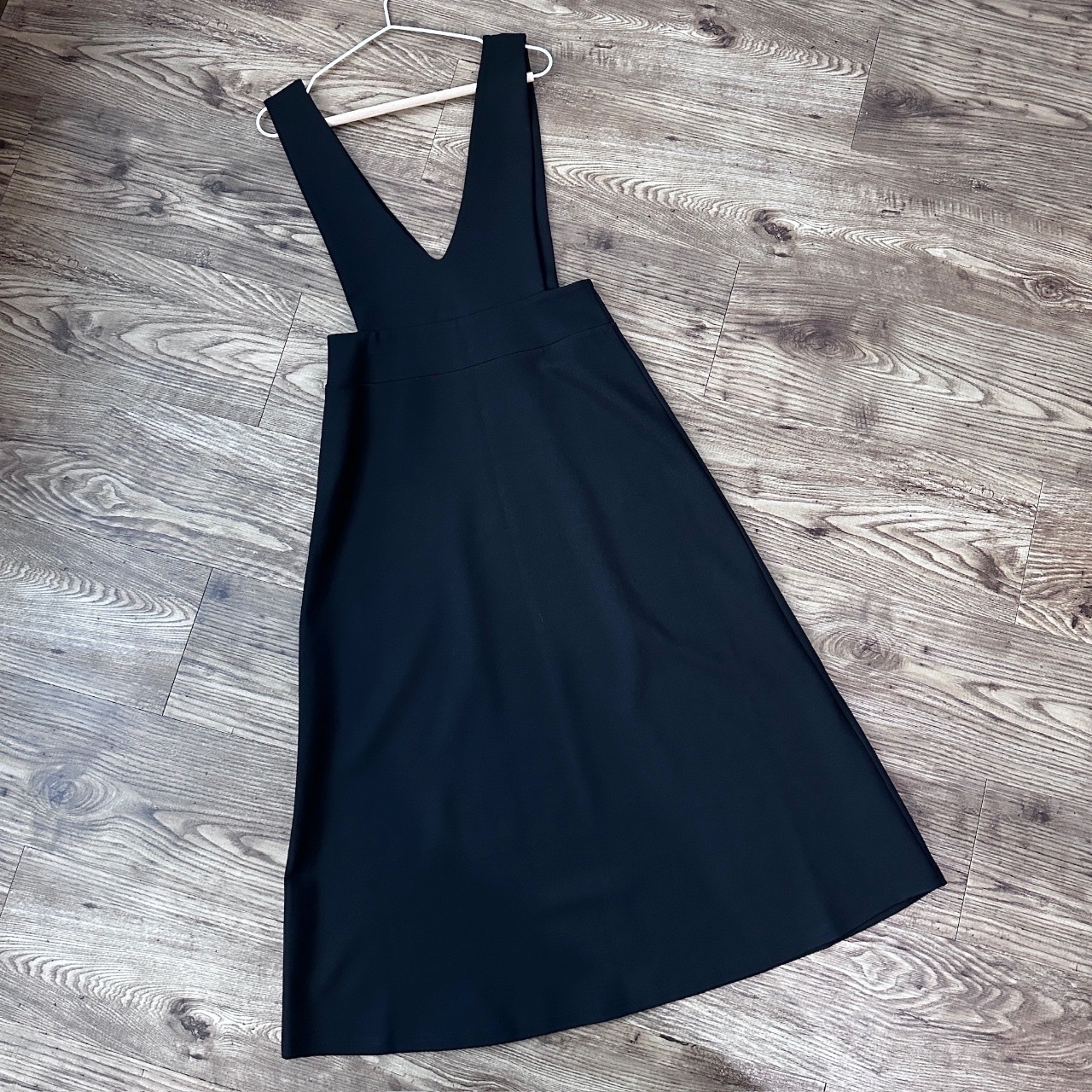 黑色大V領背心連身裙 (L碼)