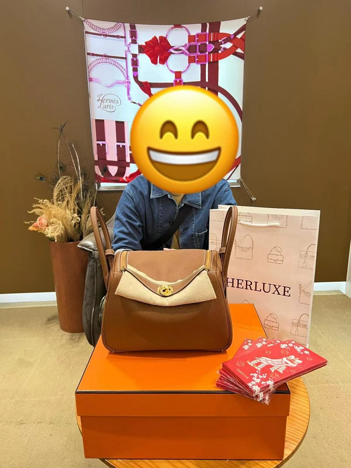 【 感謝支持 】愛妻號先生來pick up L26金金🐫🔑 係送俾太太結婚10周年禮物🎁 So sweet❤️相信你太太收到會好感動💕HERLUXE 為你見證傳達愛意🥰💞 深感榮幸和使命感📸🎉 多謝你嘅支持與信任🫶💪