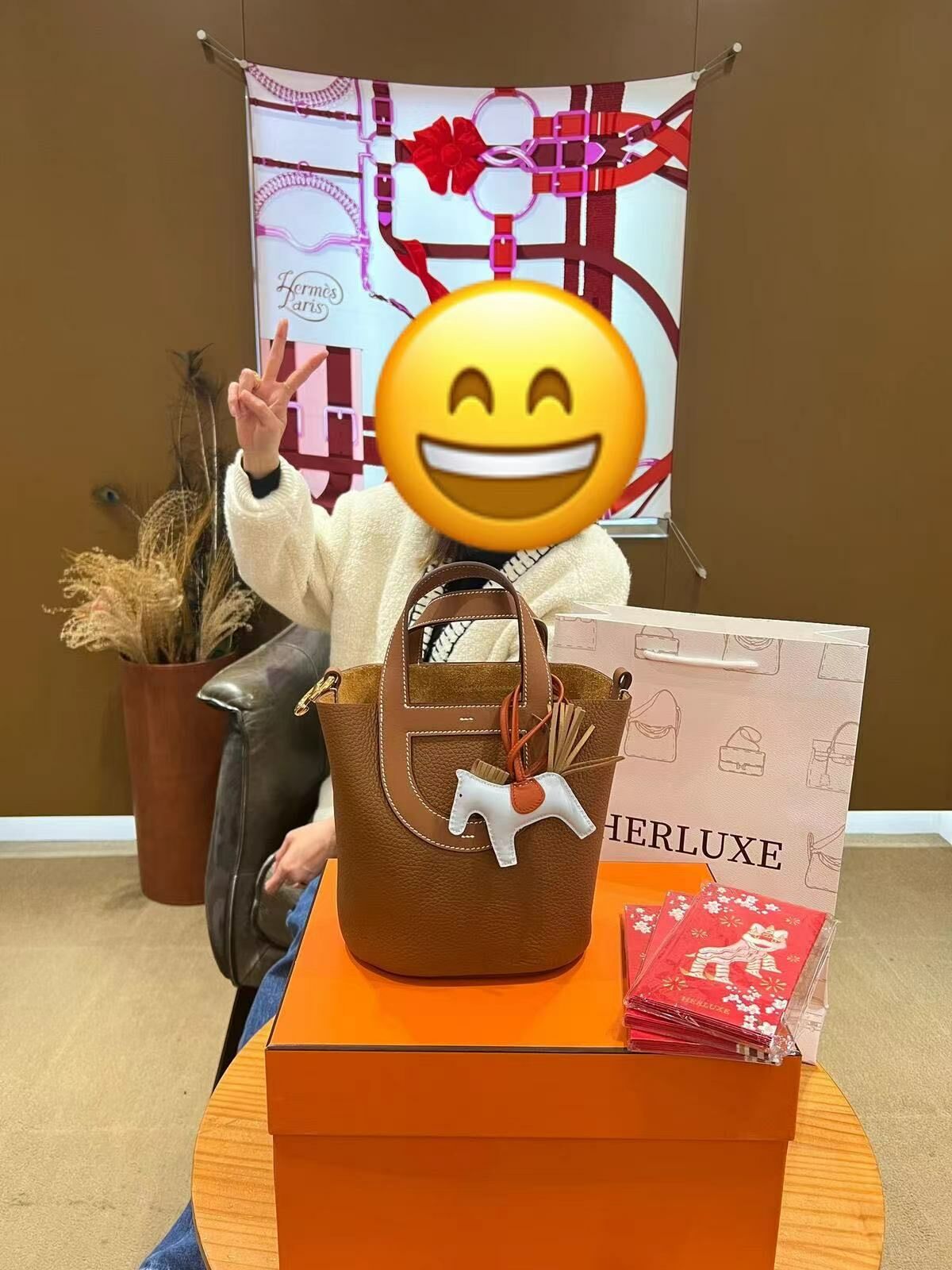 【 感謝支持 】爽快靚靚來pick up P18 in the loop金金🐫🔑 配埋小馬🐎  超美美德拉色😍 秋冬好配襯👍🏻 靚靚好滿意❤️ 多謝你嘅支持與信任🫶💪