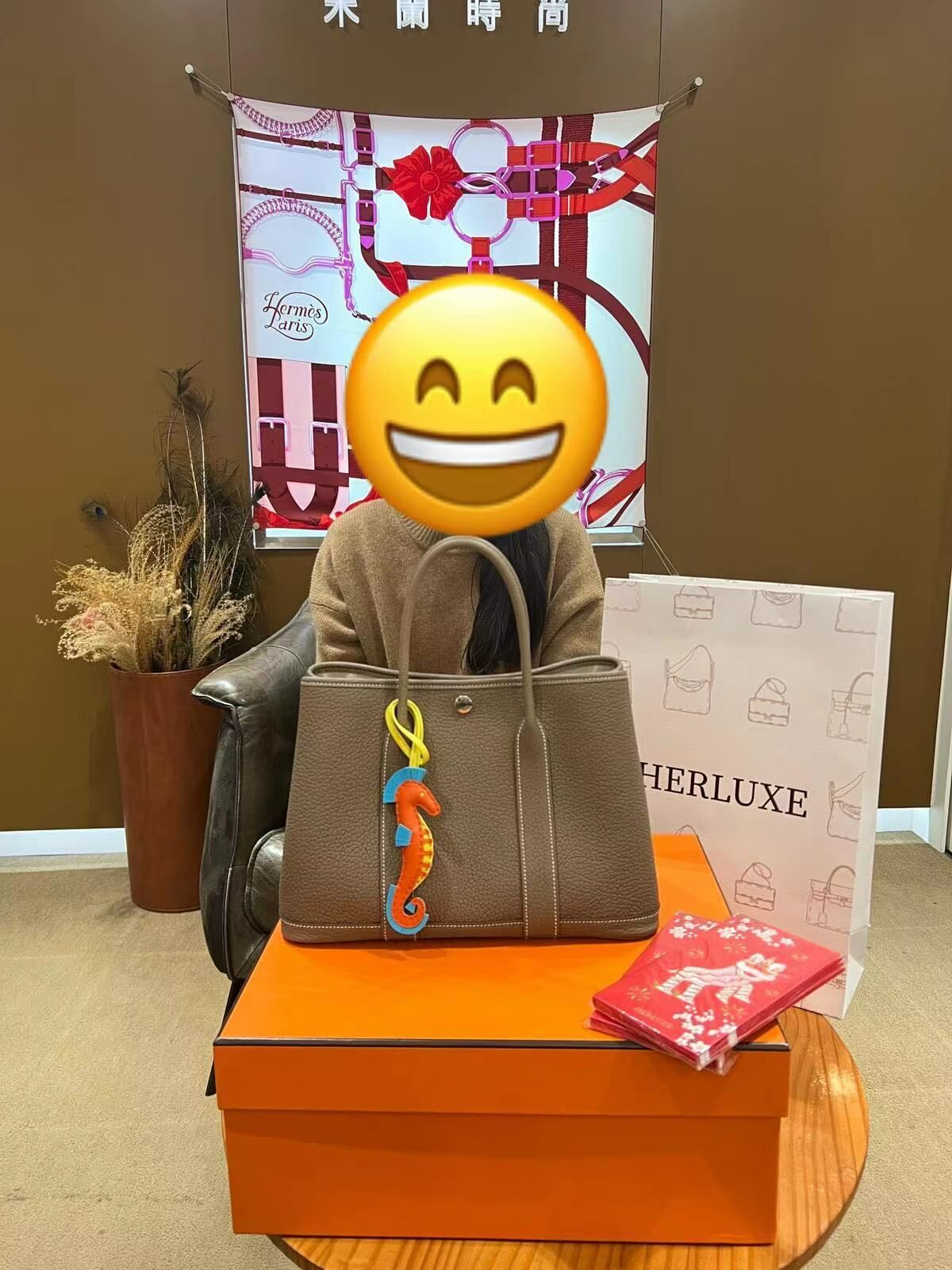 【 感謝支持 】爽快靚靚來pick up GP30大象灰🎉  配埋海馬掛飾🥰一眼睇中呢條twilly🤗 開心一起埋單帶走❤️ 多謝你嘅支持與信任🫶💪