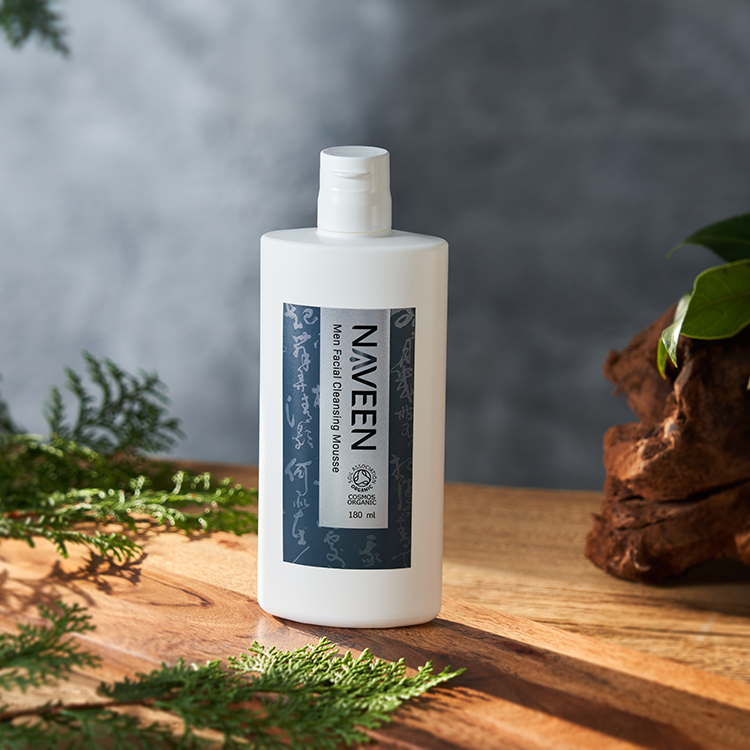 男仕臉部潔淨慕絲