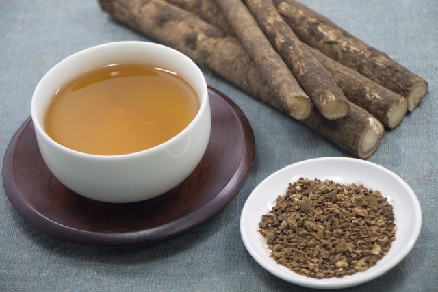 牛蒡茶的功效：降血糖、袪濕清熱5大好處3種人最適合喝