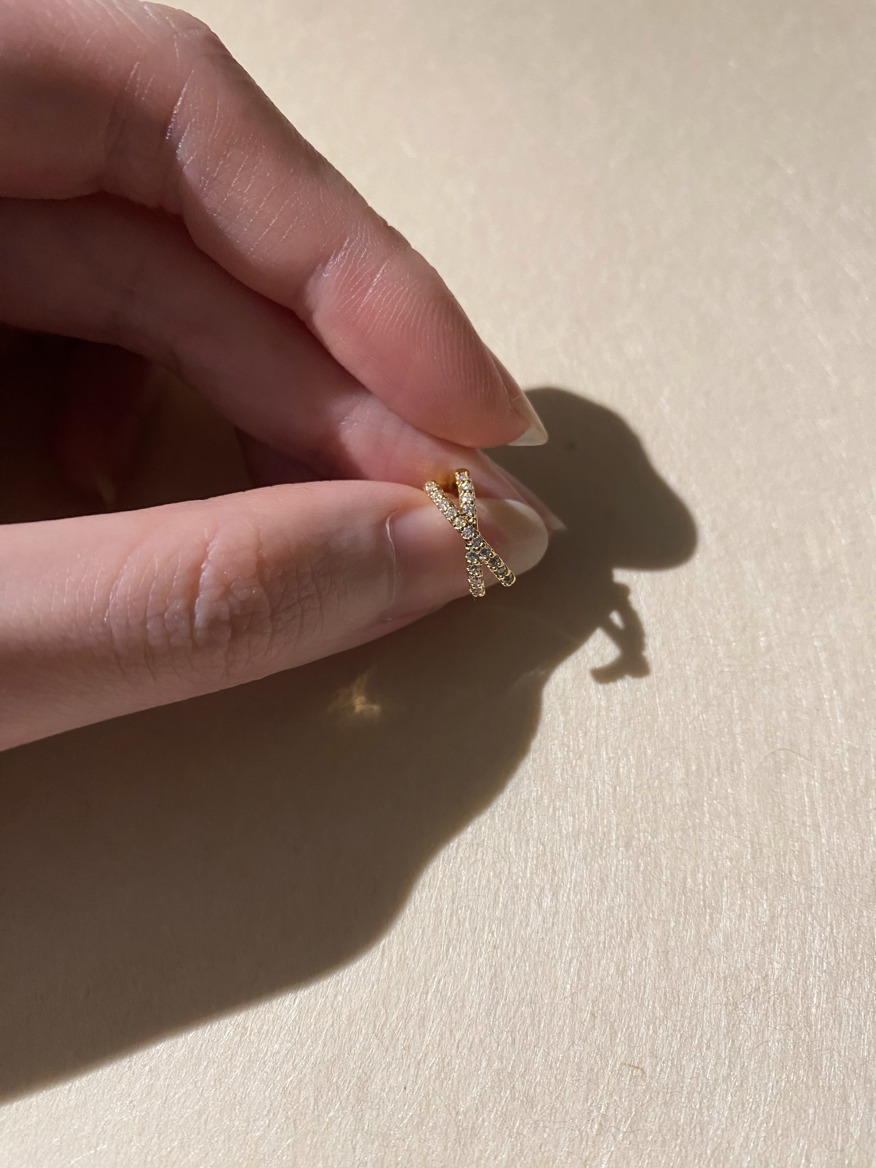 交叉亮亮鋯石耳骨夾