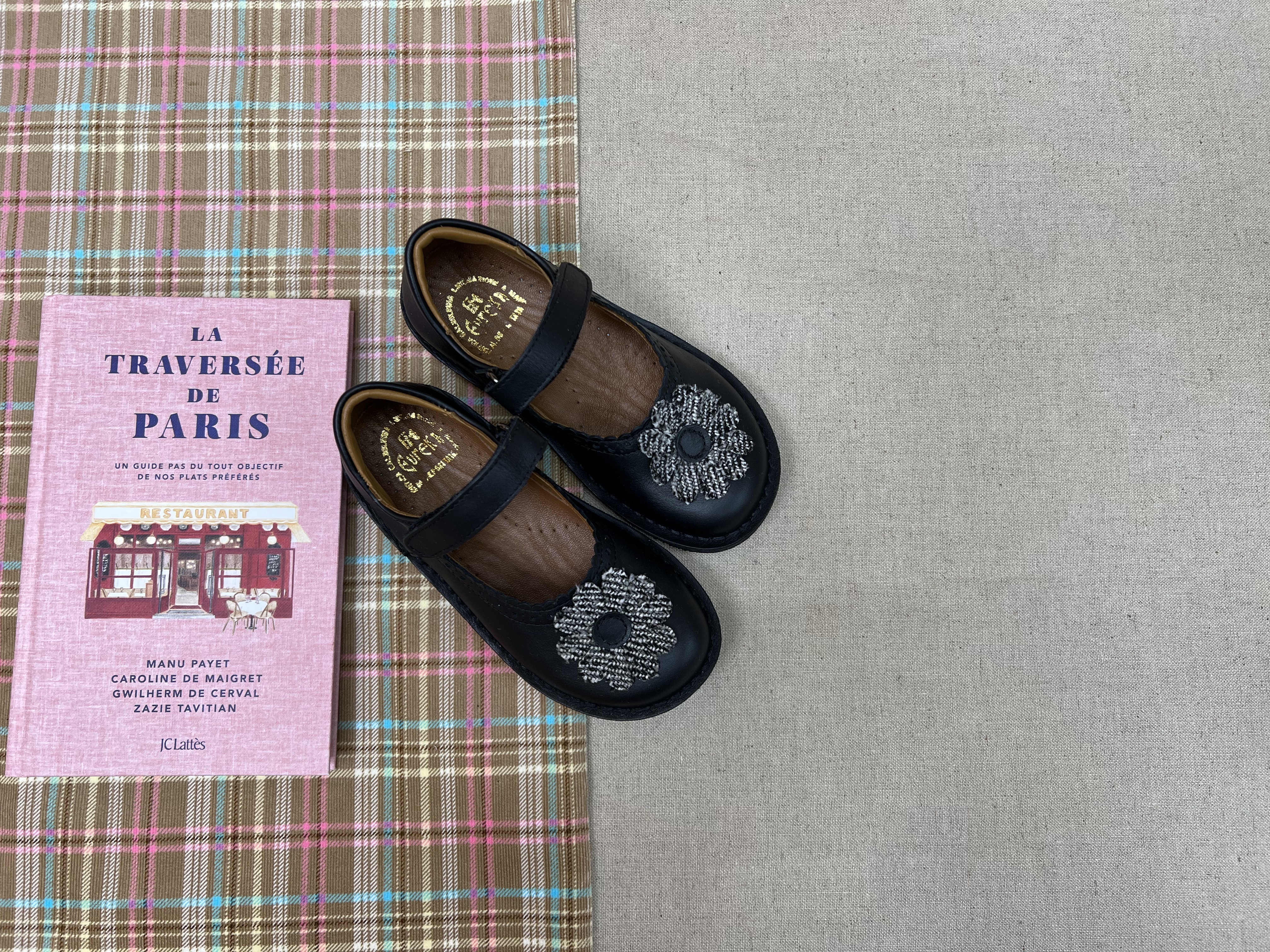 (預購) EUREKA 真皮雛菊低筒皮鞋