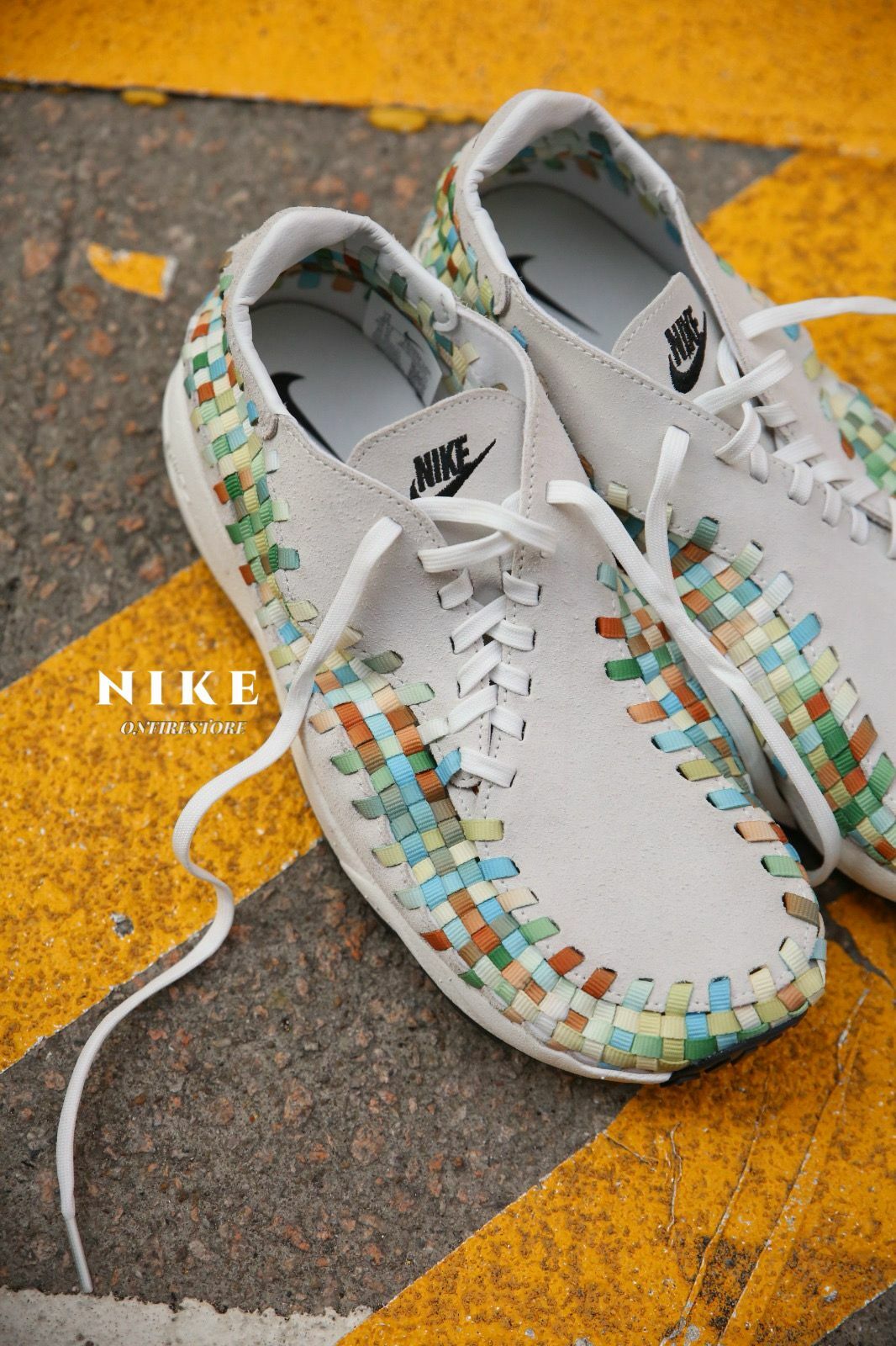 {現貨} Nike Air Footscape Woven Womens Summit White/Mulit Colour