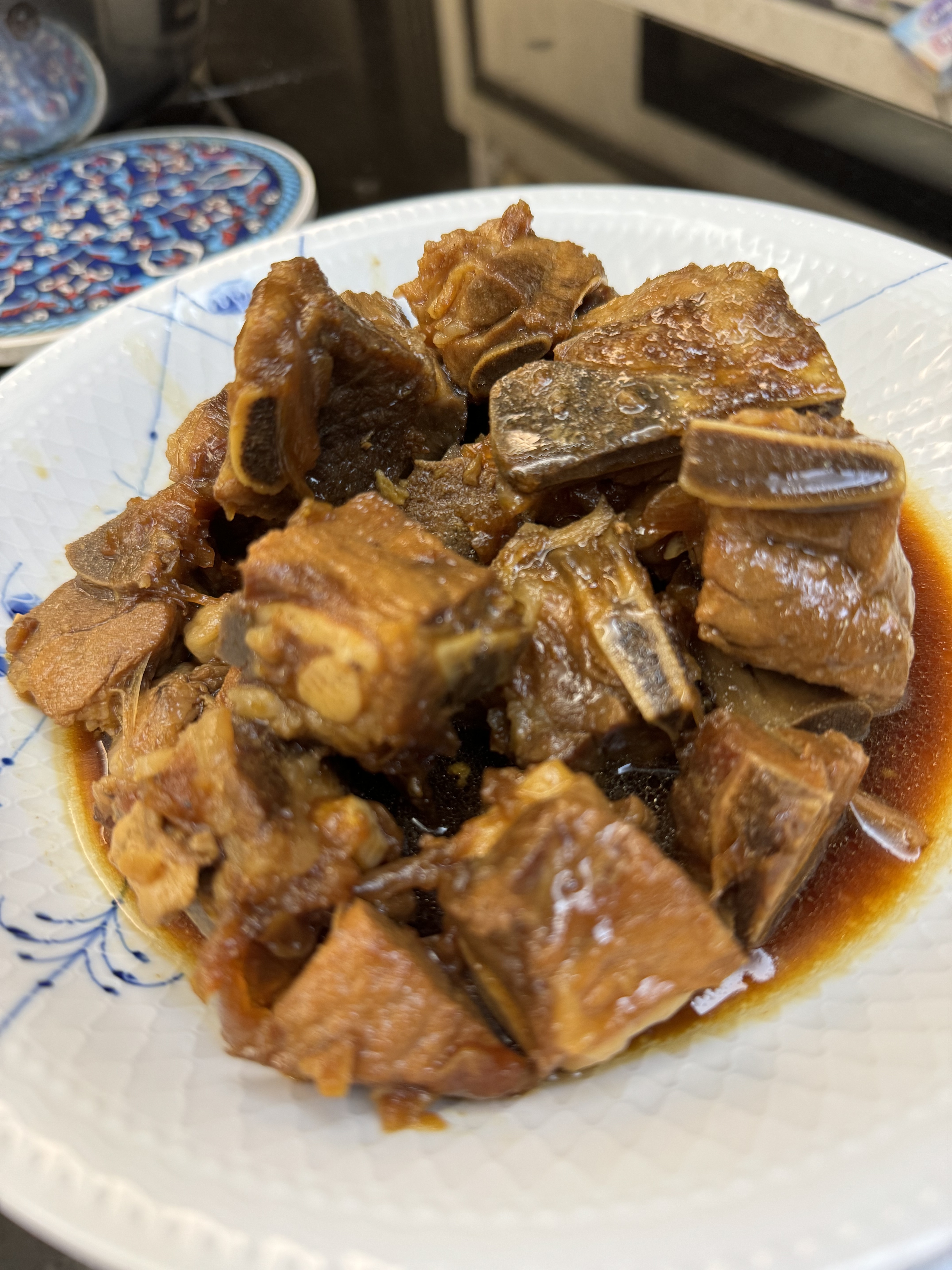 蔥燒排骨（480公克）（前排）