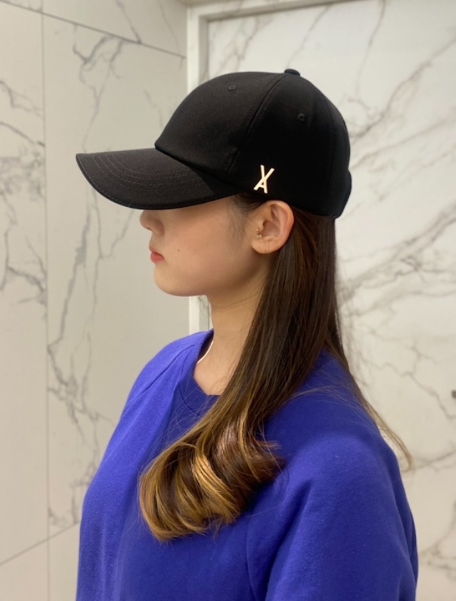 【Luxury】日韓藝人新寵兒 VARZAR 側邊扣飾棒球帽 老帽 遮陽帽 韓劇同款 黑白卡其深藍奶茶色 VA XA