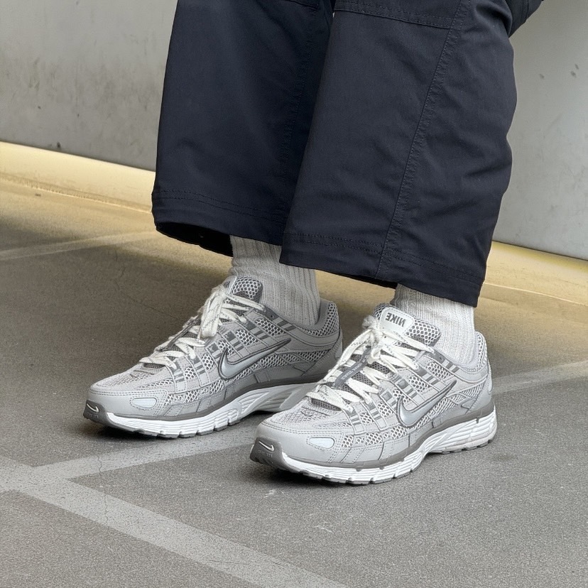 NIKE P6000 岩石灰 鐵灰 （FN6837-012）