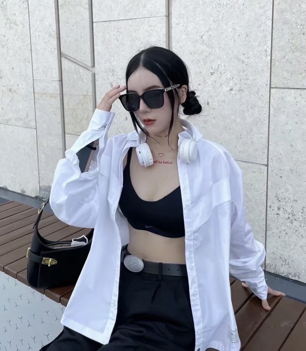 <線上SALE❤️‍🔥>Nike 金色小勾勾 反摺長袖襯衫 黑色/白色