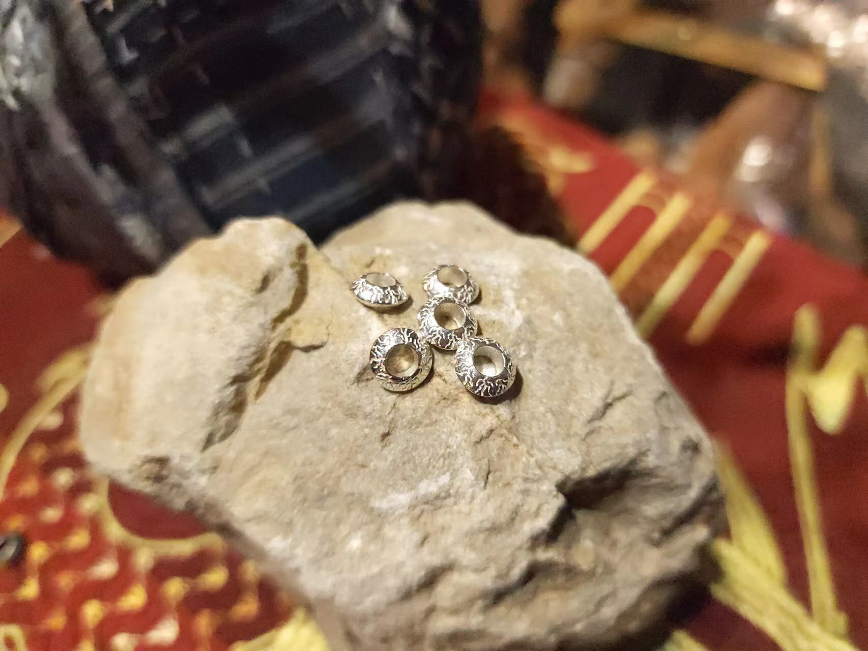 Black Venom Jewelry- Freedom & Prayer 純銀打雷紋碟珠。