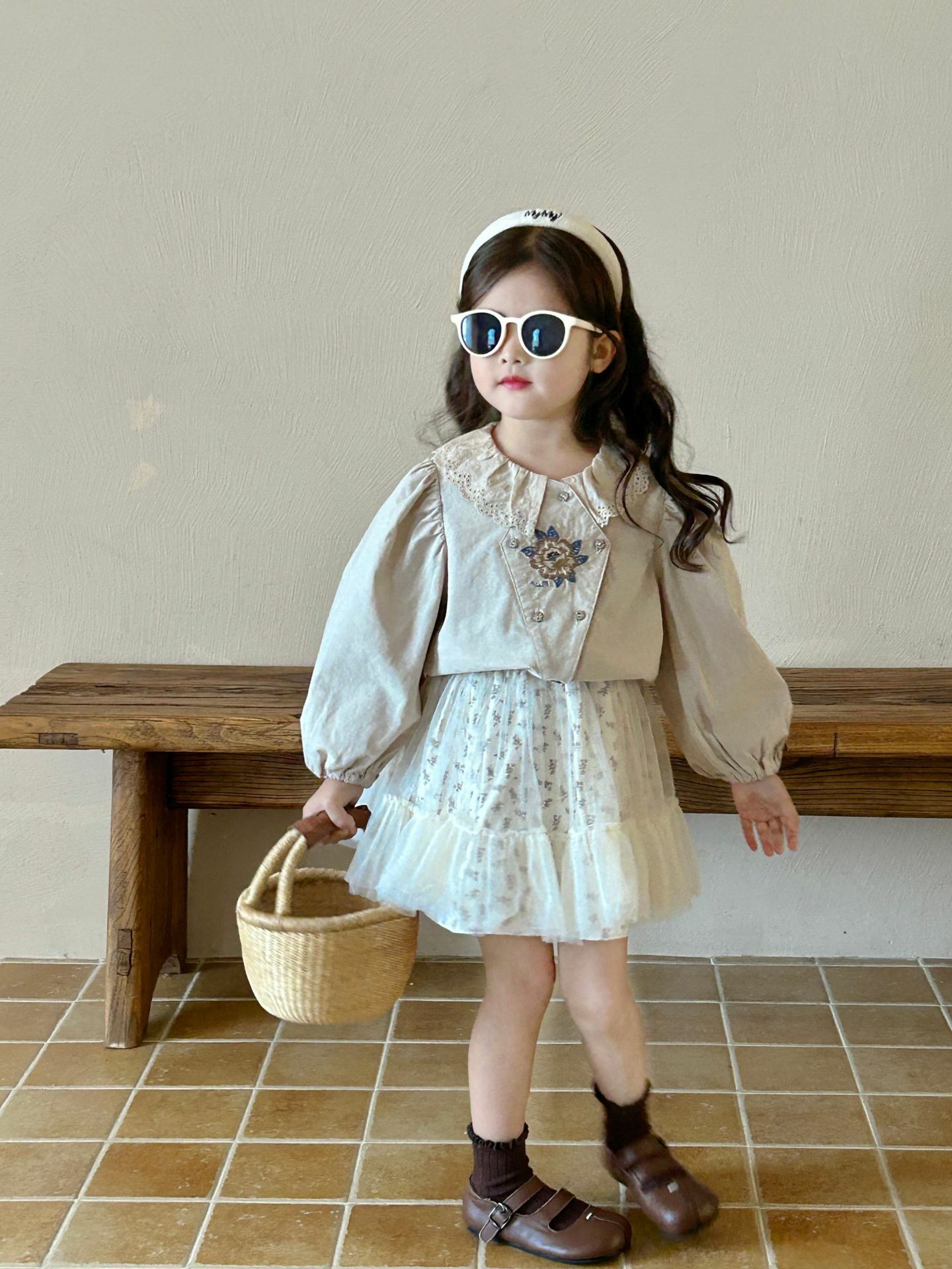 花邊翻領刺繡縮口上衣 90-140cm