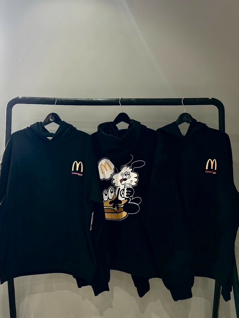 麥當勞 × Verdy 限定聯名款 漢堡神偷印花Logo 帽T