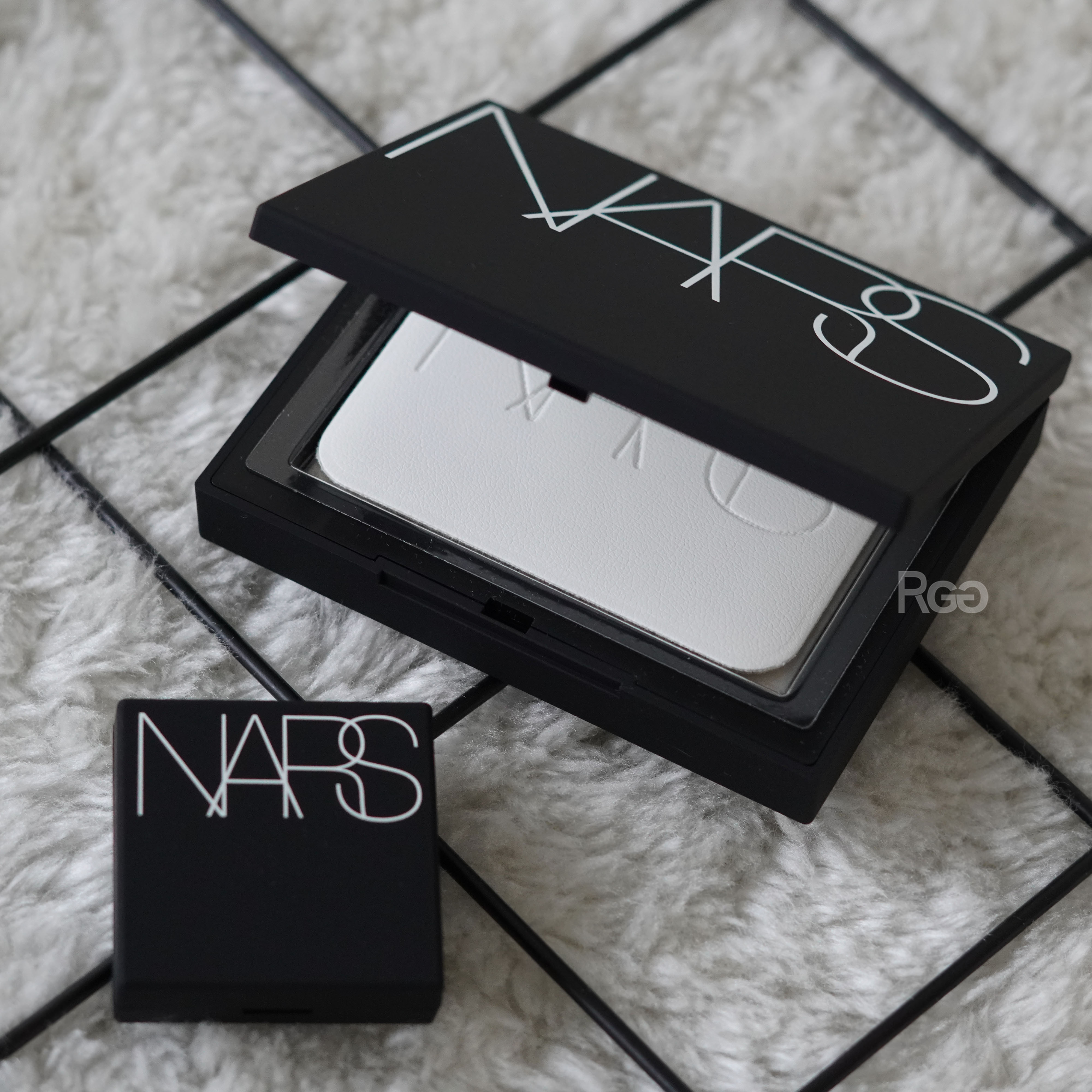 Nars 裸光蜜粉餅 小白餅 #CRYSTAL