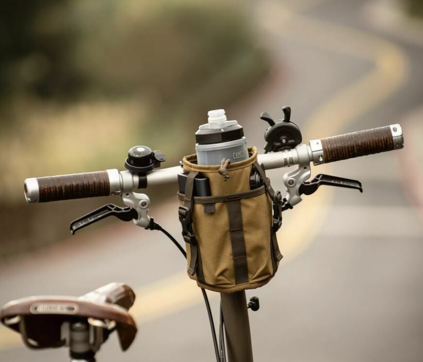 現貨【沃坦】Grab'n Go 前掛水壺包 / 卡其褐帆布