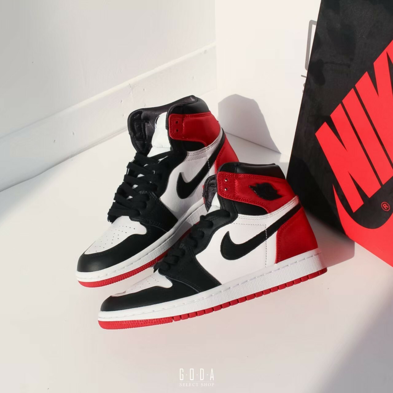 Air Jordan 1 High OG WMNS 黑紅頭 絲綢 CD0461-016