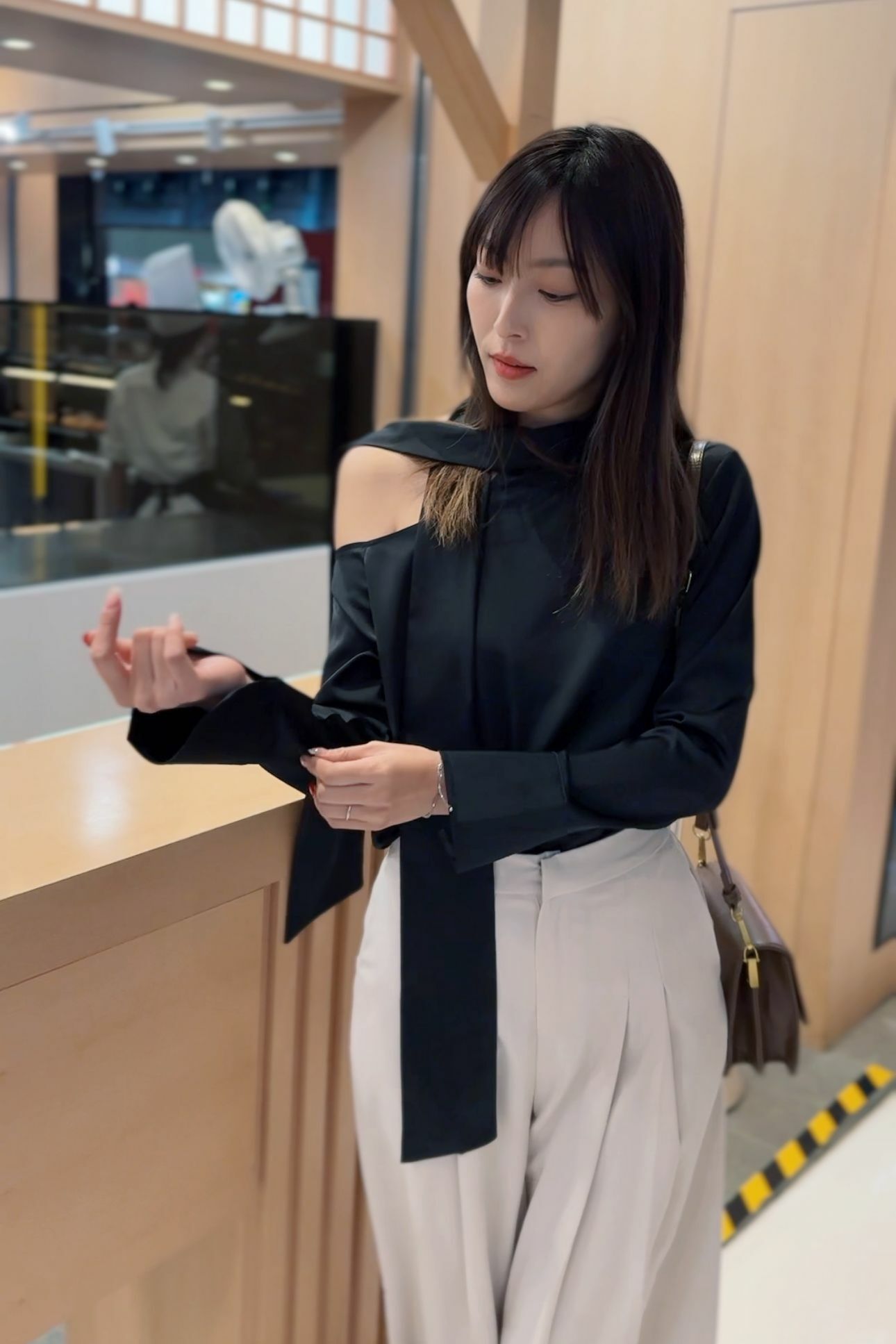 TOP#5726 🤍啞光骨邊上衣