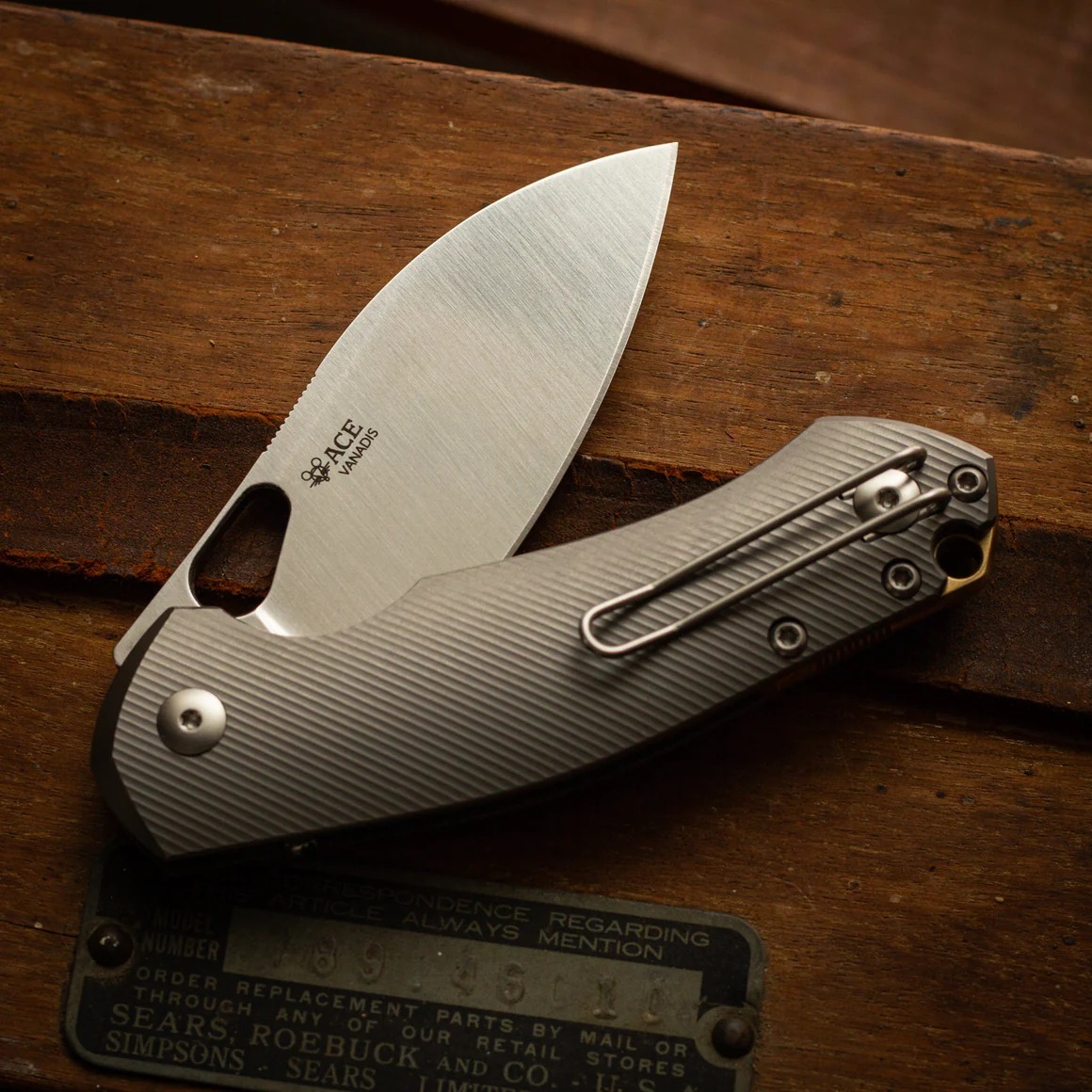 GiantMouse Knives BIBLIO XL - TITANIUM 折刀
