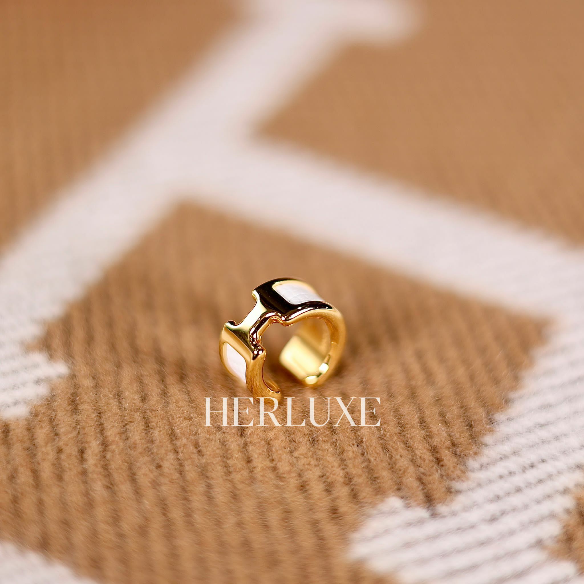 耳骨扣 Bijou d’oreille olympe pm blanc cc epsom