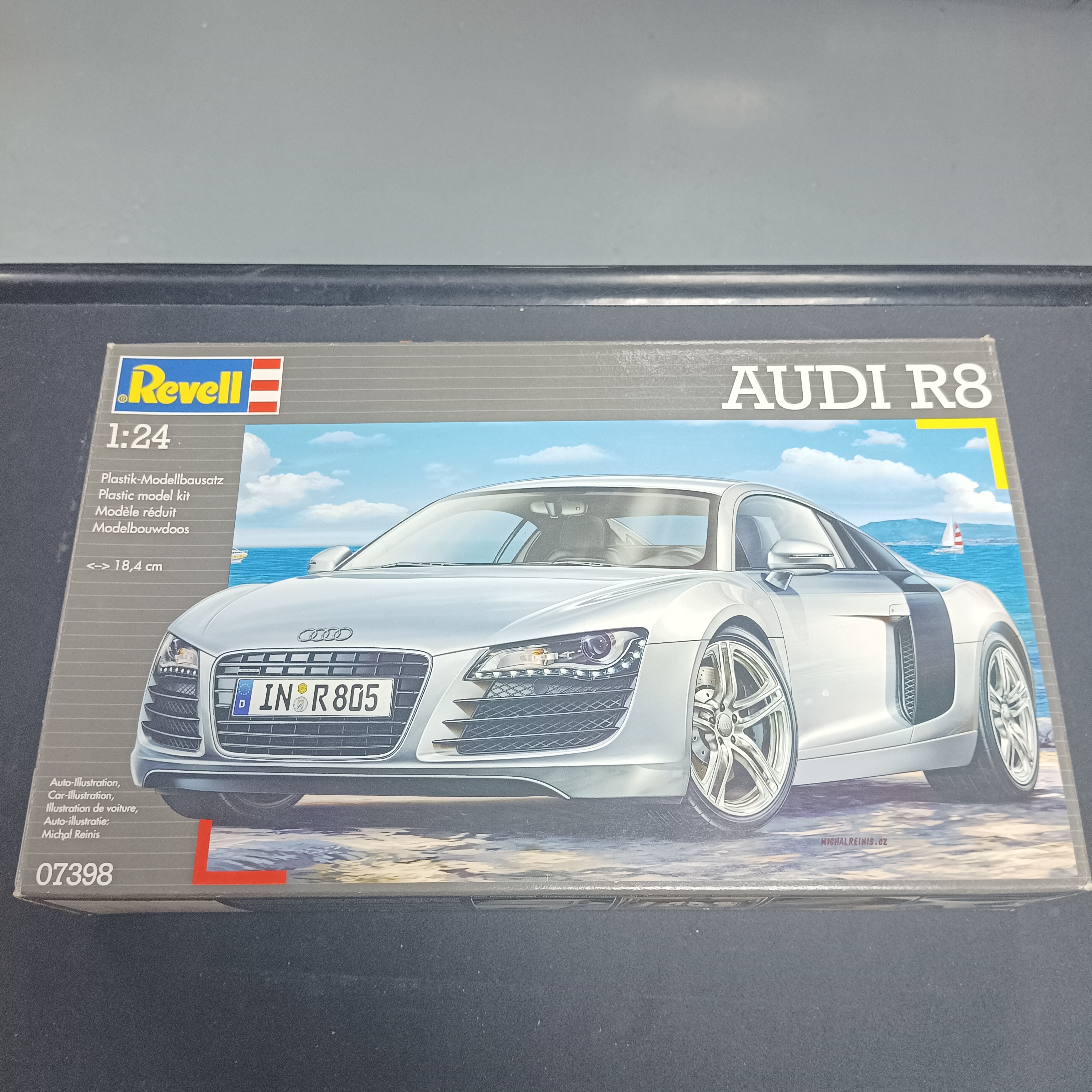 寄賣-其它-Revell Audi R8