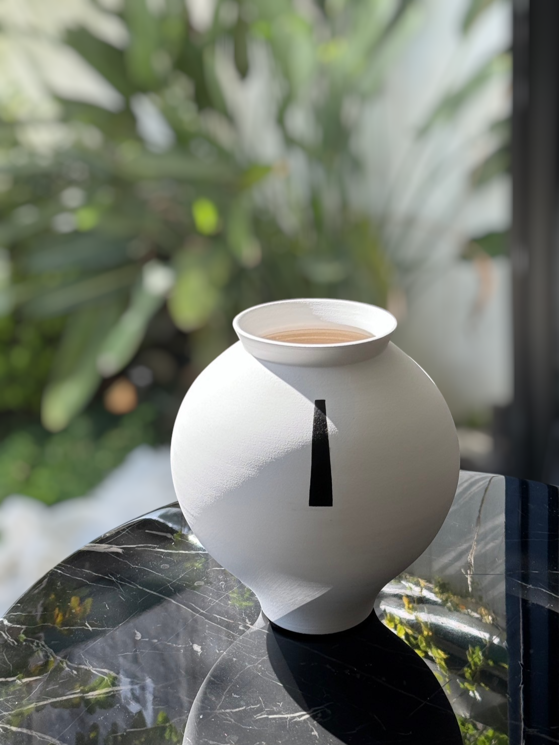 白陶符號花器 圓弧