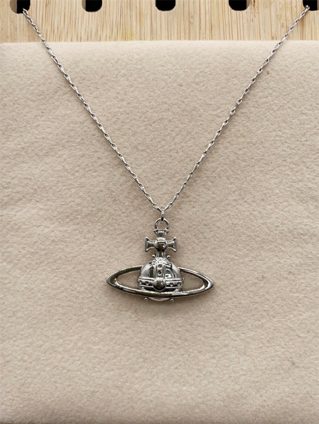 Vivienne Westwood 西太后 立體土星Logo項鍊