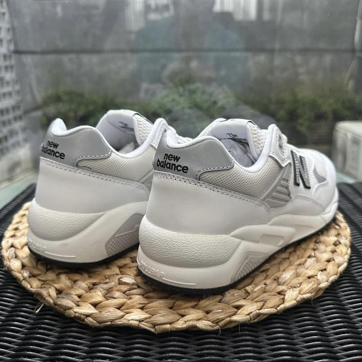 New Balance 580 海鹽白灰/燕麥深灰 NB 復古休閒鞋 運動鞋