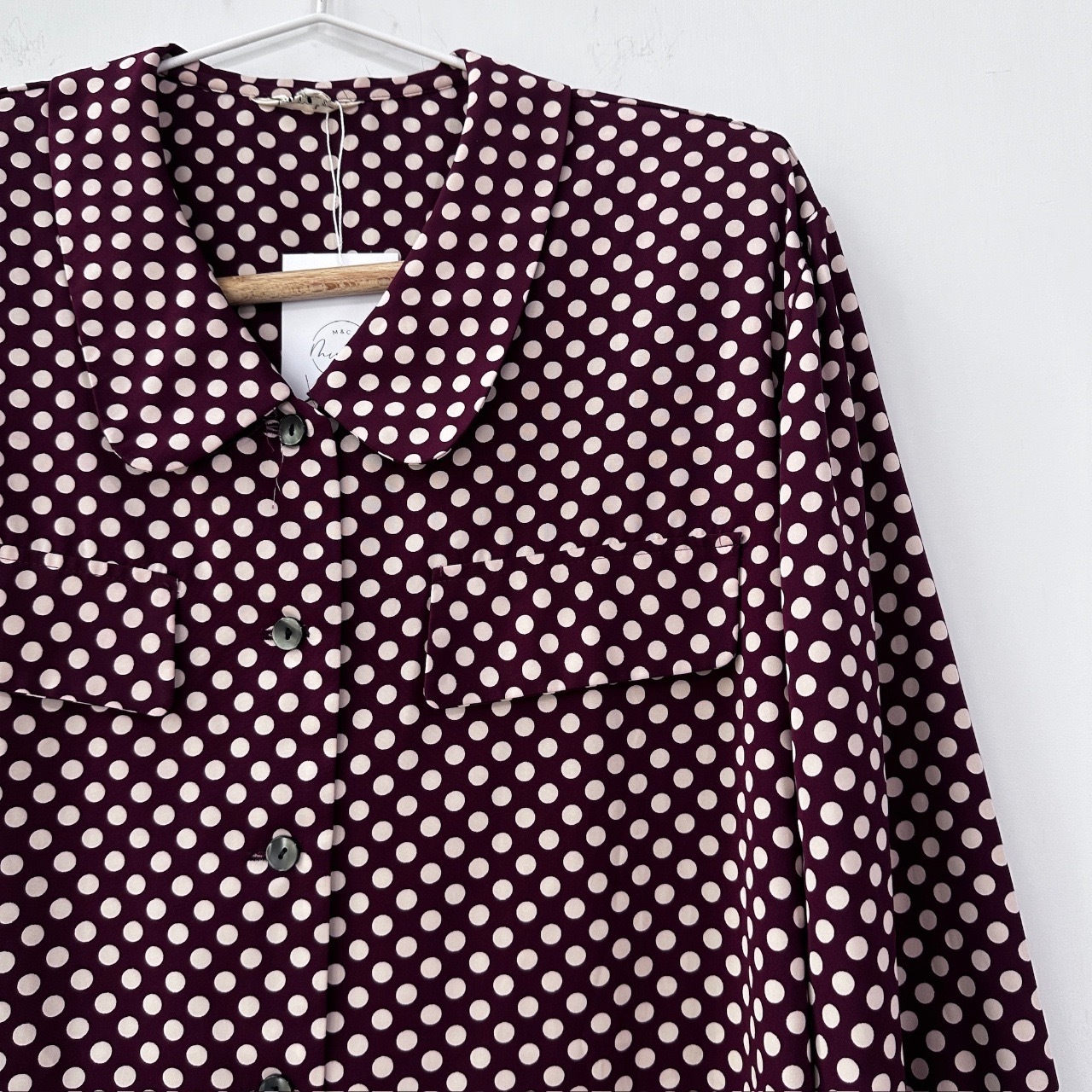 日本製酒紅配白色波點上衣