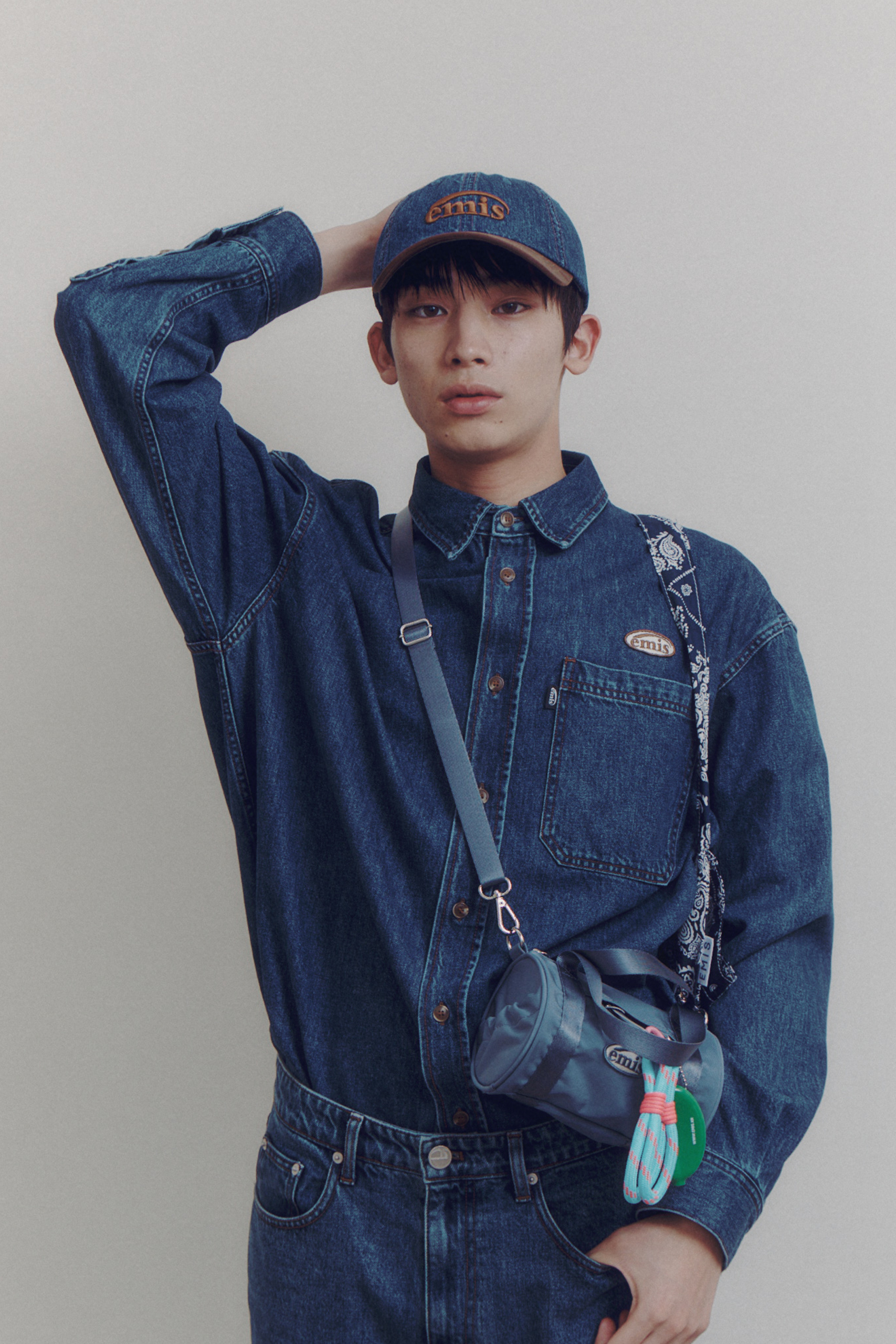 Emis★[正規品] 韓国人気 MINI CROSSED BODY CIRCULAR BAG 4色 Emis☆[正規品] 韓国人気 MINI CROSSED BODY CIRCULAR BAG 4色